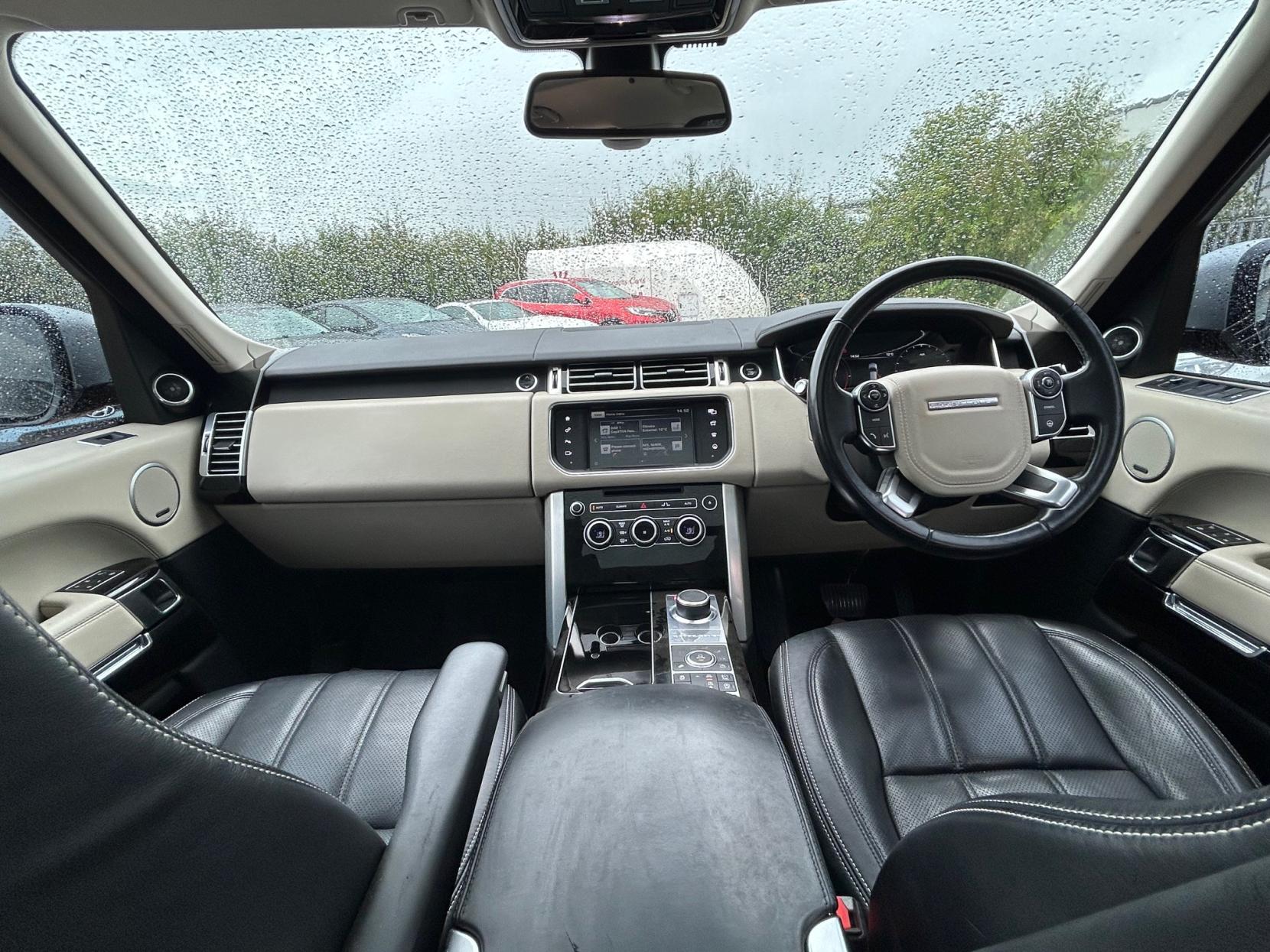 Land Rover Range Rover 4.4 SD V8 Vogue SE SUV 5dr Diesel Auto 4WD Euro 6 (s/s) (339 ps)