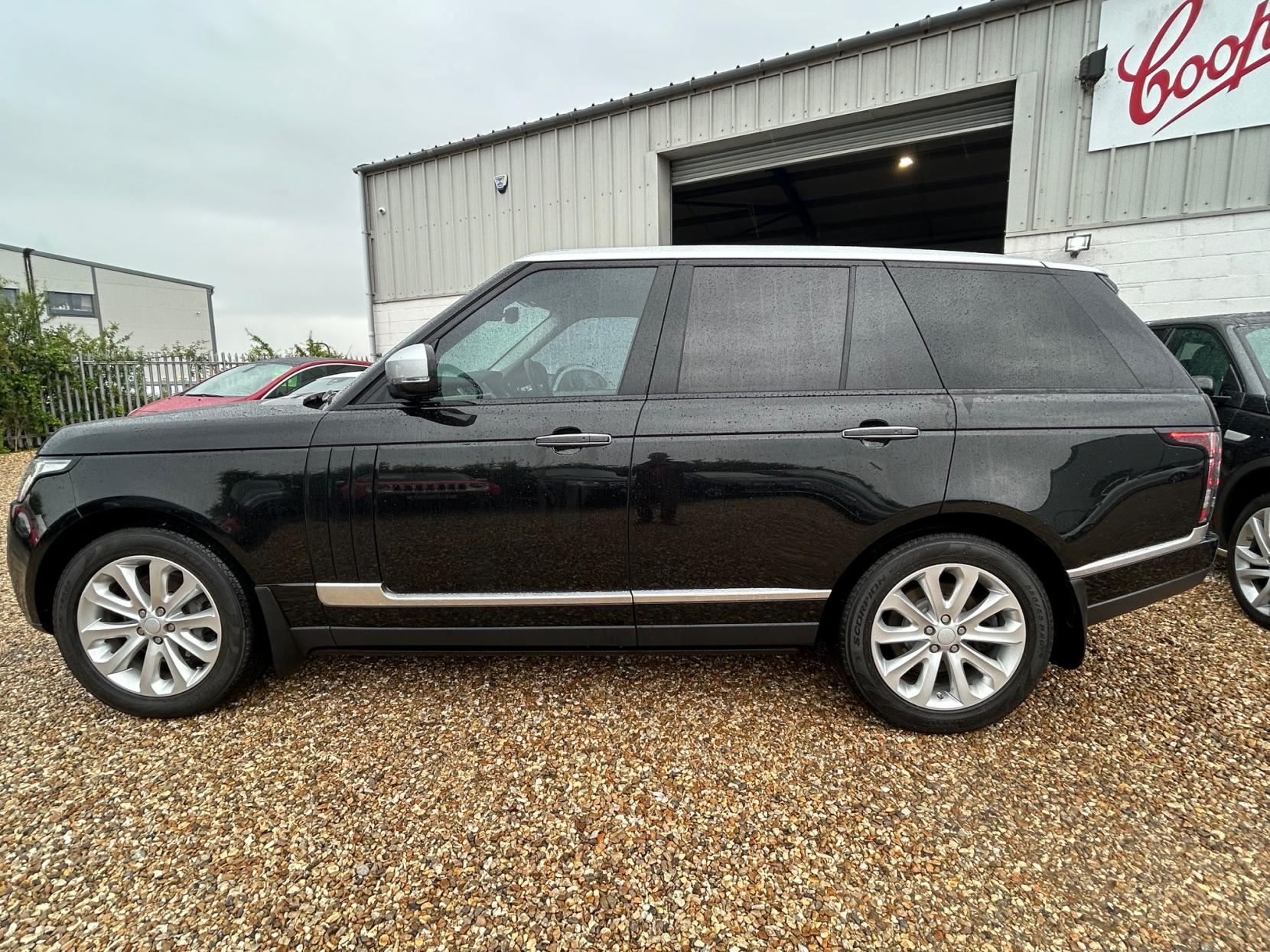 Land Rover Range Rover 4.4 SD V8 Vogue SE SUV 5dr Diesel Auto 4WD Euro 6 (s/s) (339 ps)