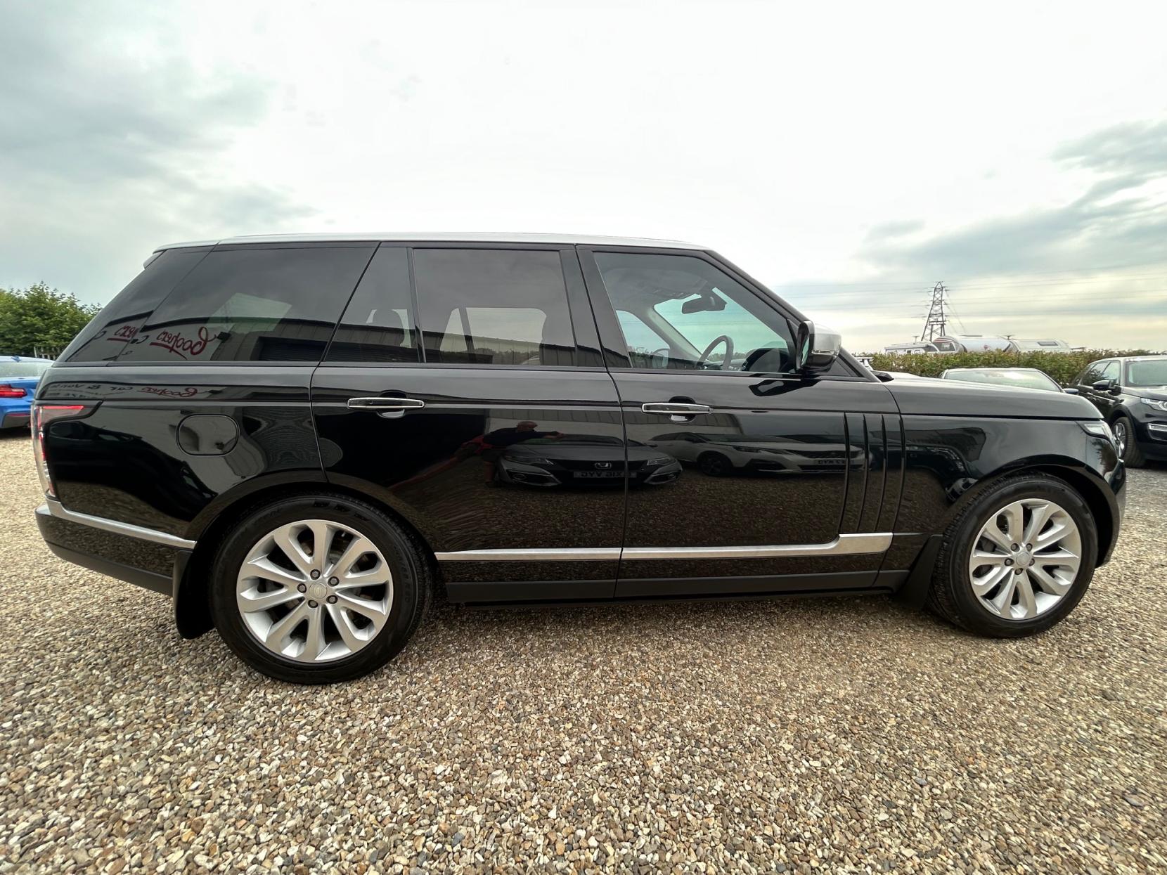 Land Rover Range Rover 4.4 SD V8 Vogue SE SUV 5dr Diesel Auto 4WD Euro 6 (s/s) (339 ps)