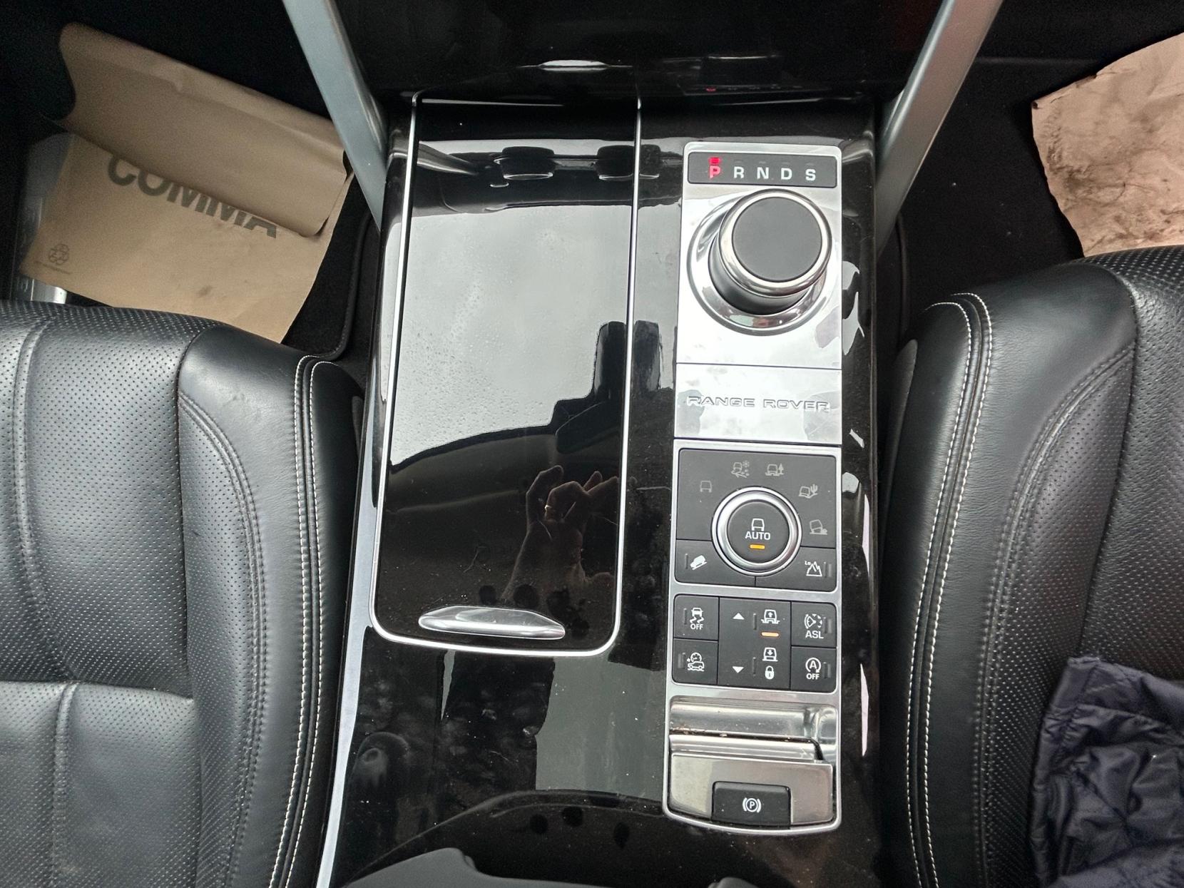 Land Rover Range Rover 4.4 SD V8 Vogue SE SUV 5dr Diesel Auto 4WD Euro 6 (s/s) (339 ps)