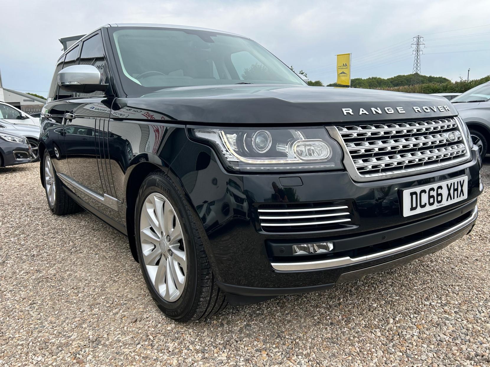 Land Rover Range Rover 4.4 SD V8 Vogue SE SUV 5dr Diesel Auto 4WD Euro 6 (s/s) (339 ps)