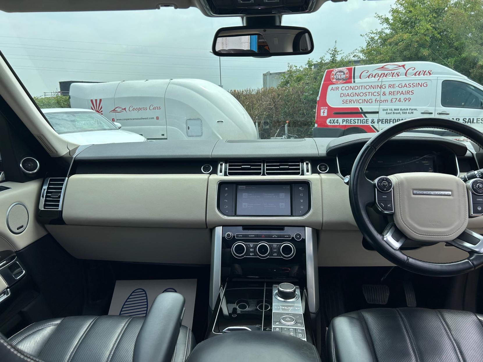 Land Rover Range Rover 4.4 SD V8 Vogue SE SUV 5dr Diesel Auto 4WD Euro 6 (s/s) (339 ps)