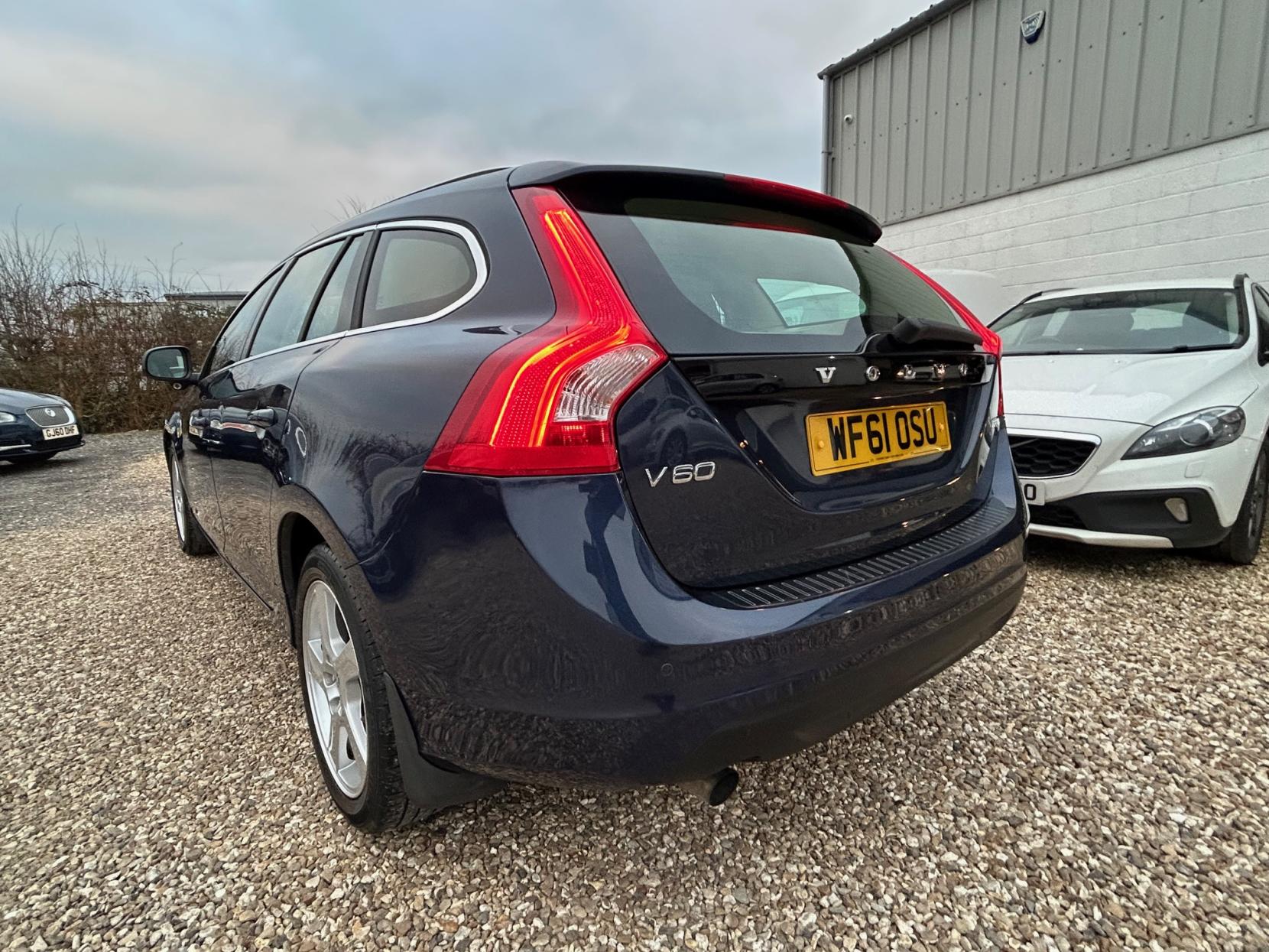 Volvo V60 1.6D DRIVe SE Lux Estate 5dr Diesel Manual Euro 5 (s/s) (115 ps)