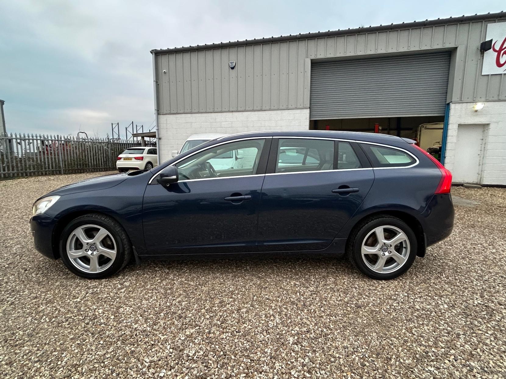 Volvo V60 1.6D DRIVe SE Lux Estate 5dr Diesel Manual Euro 5 (s/s) (115 ps)