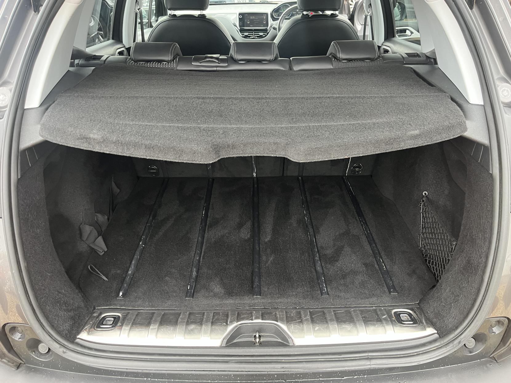 Peugeot 2008 1.6 e-HDi Allure SUV 5dr Diesel Manual Euro 5 (s/s) (92 ps)