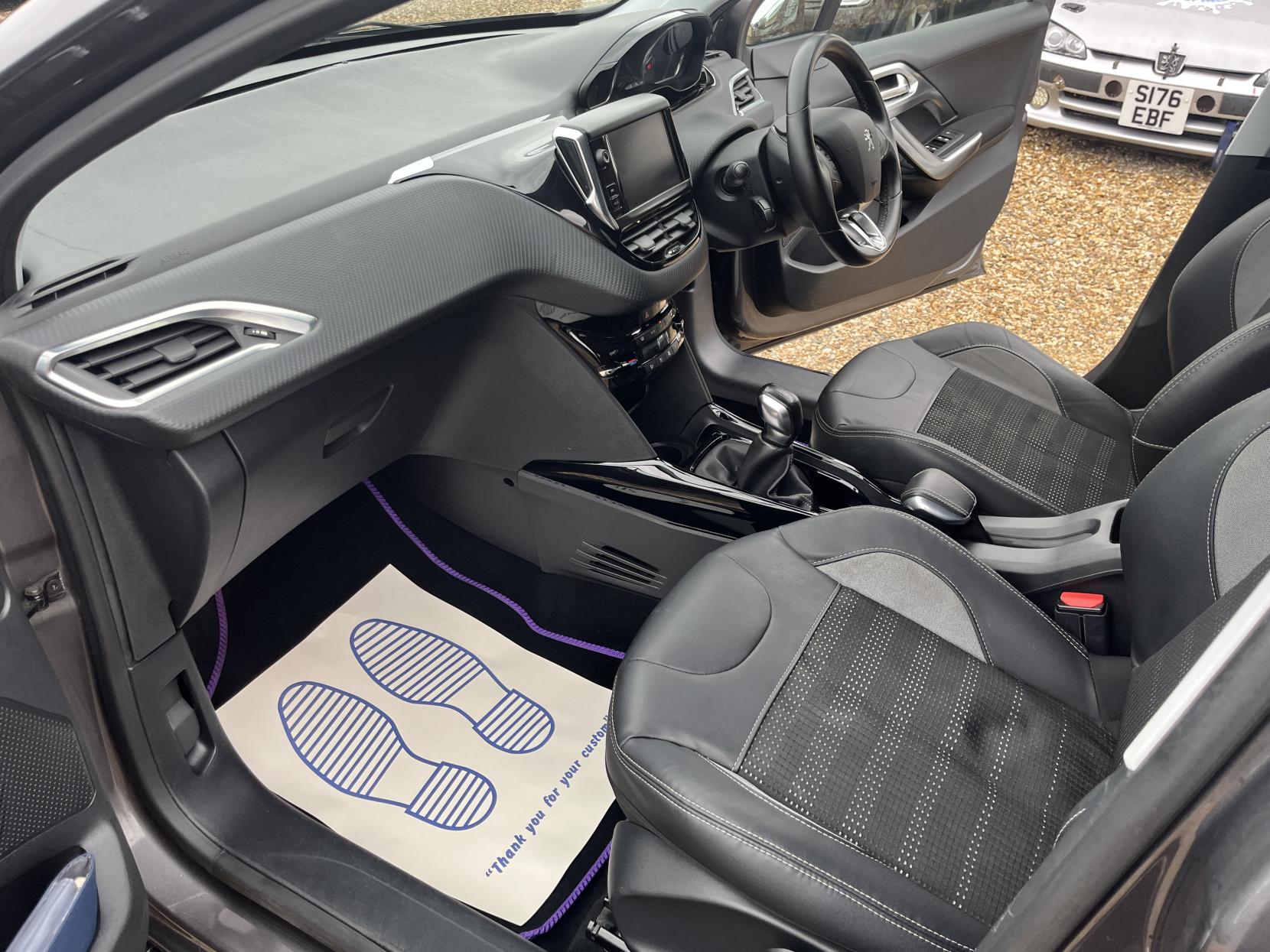 Peugeot 2008 1.6 e-HDi Allure SUV 5dr Diesel Manual Euro 5 (s/s) (92 ps)