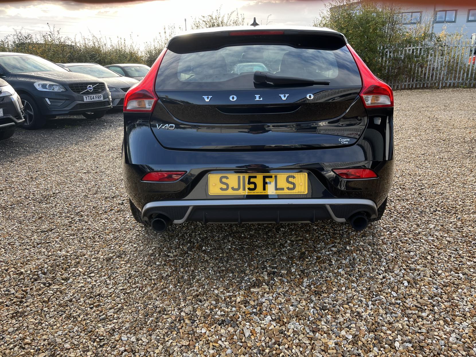 Volvo V40 1.6 D2 R-Design Hatchback 5dr Diesel Manual Euro 5 (s/s) (115 ps)