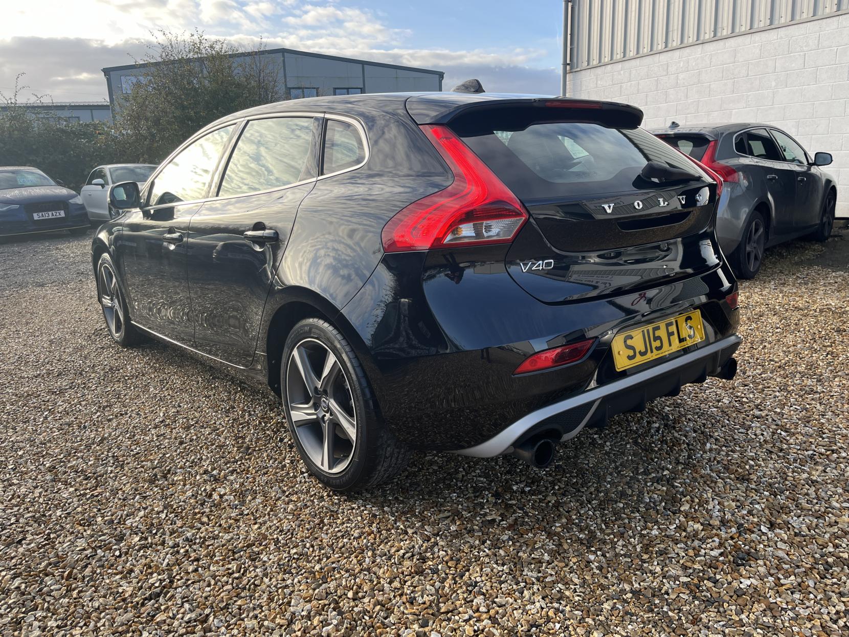 Volvo V40 1.6 D2 R-Design Hatchback 5dr Diesel Manual Euro 5 (s/s) (115 ps)