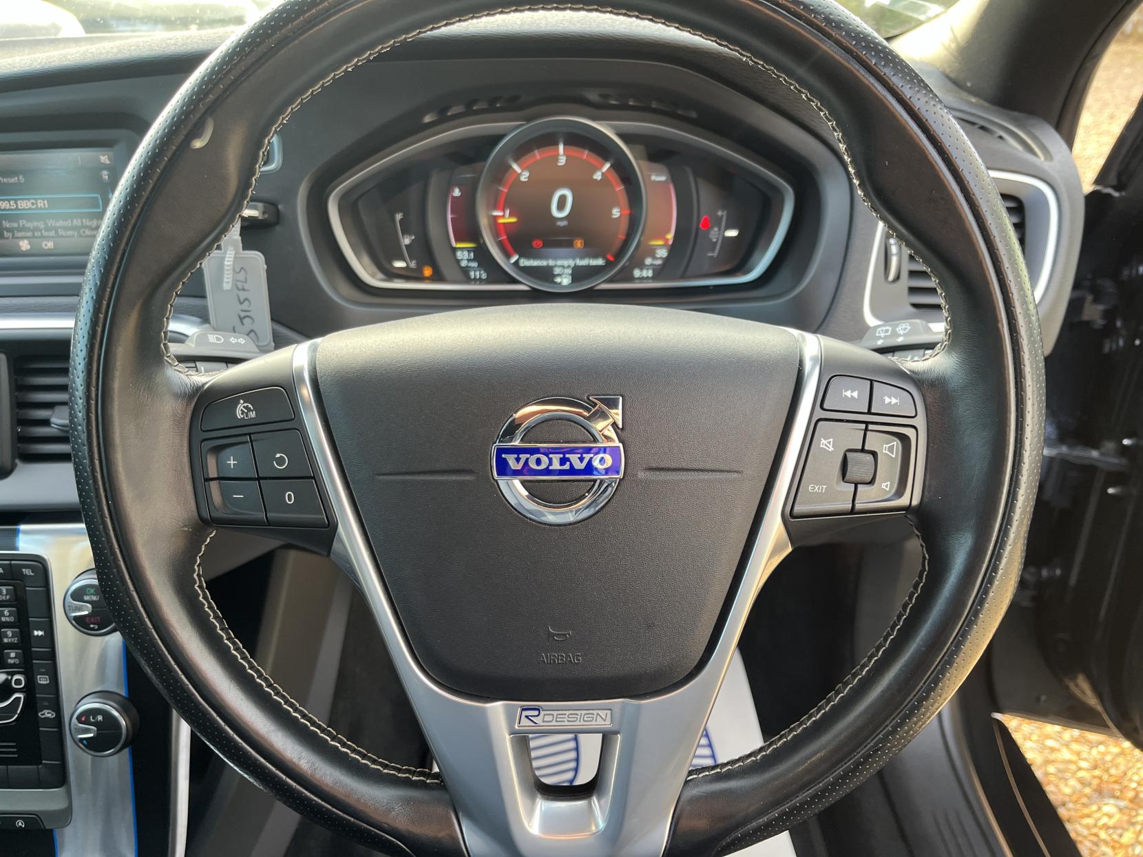 Volvo V40 1.6 D2 R-Design Hatchback 5dr Diesel Manual Euro 5 (s/s) (115 ps)