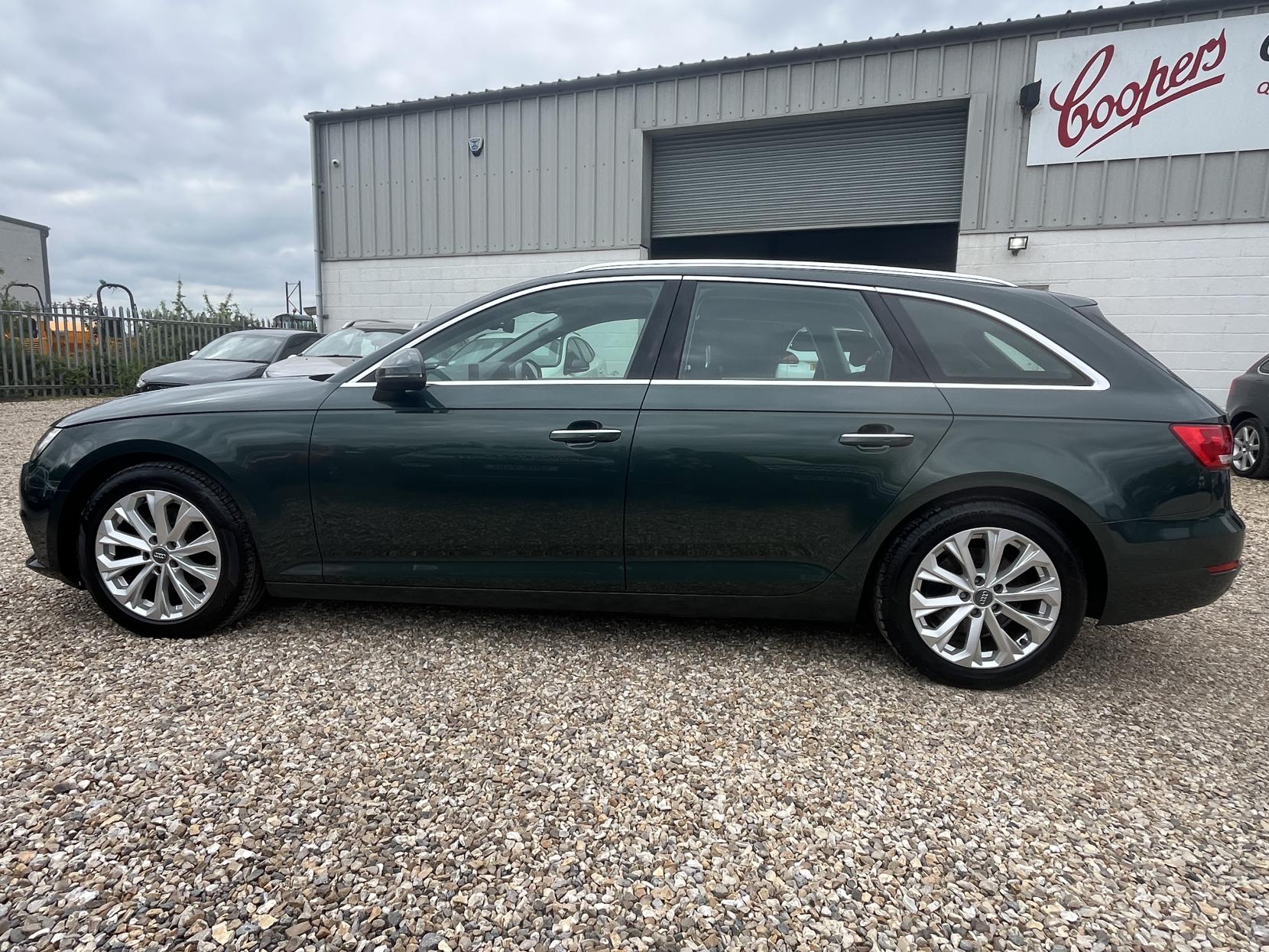 Audi A4 Avant 2.0 TDI ultra SE Estate 5dr Diesel Manual Euro 6 (s/s) (150 ps)