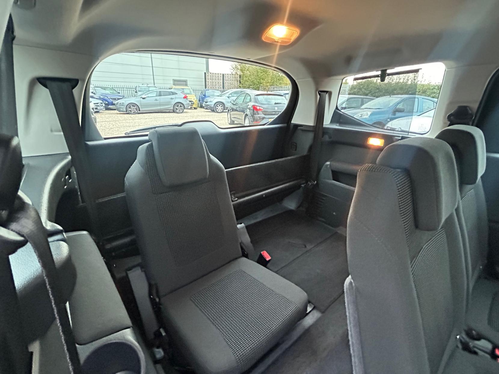 Peugeot 5008 1.6 VTi Active MPV 5dr Petrol Manual Euro 5 (120 ps)