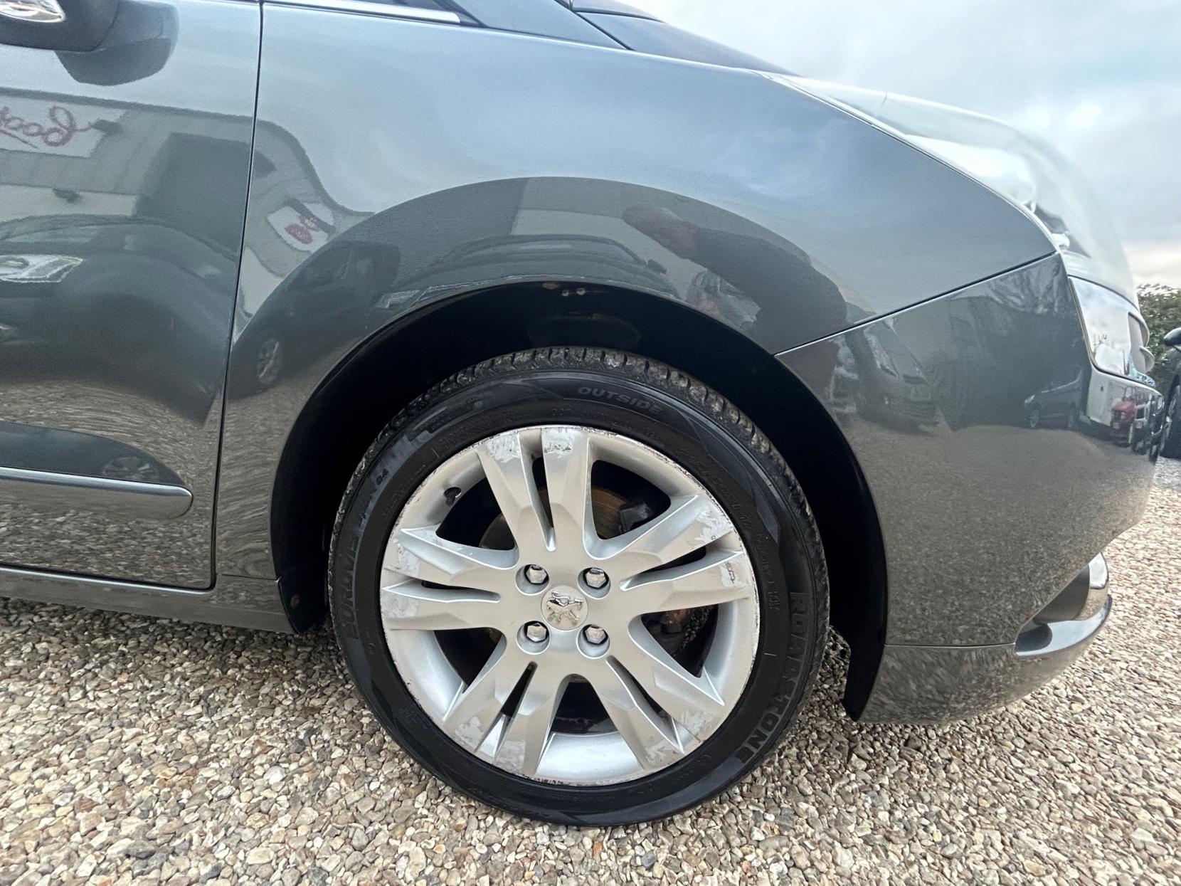 Peugeot 5008 1.6 VTi Active MPV 5dr Petrol Manual Euro 5 (120 ps)