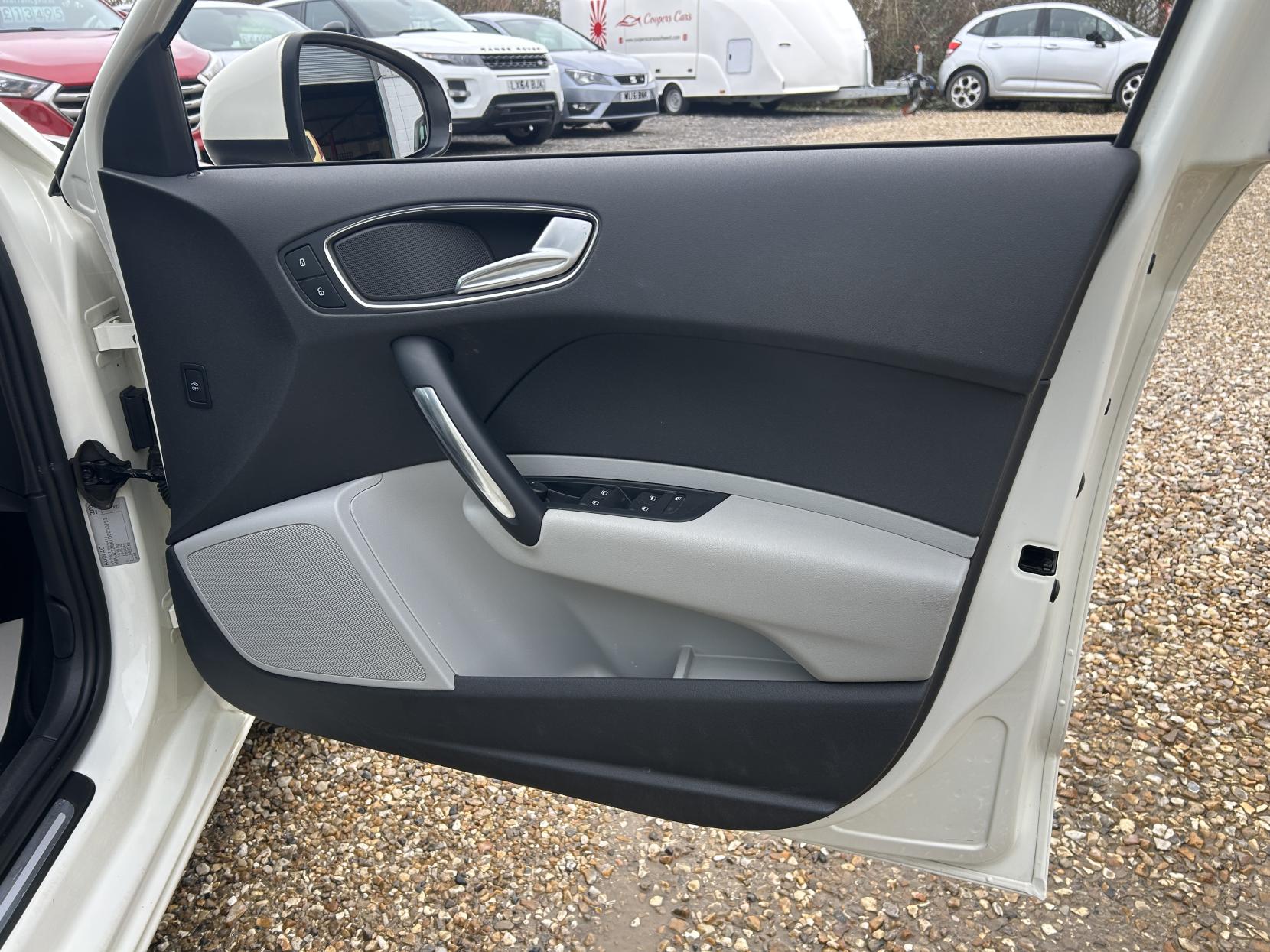 Audi A1 1.4 TFSI Sport Sportback 5dr Petrol Manual Euro 5 (s/s) (122 ps)