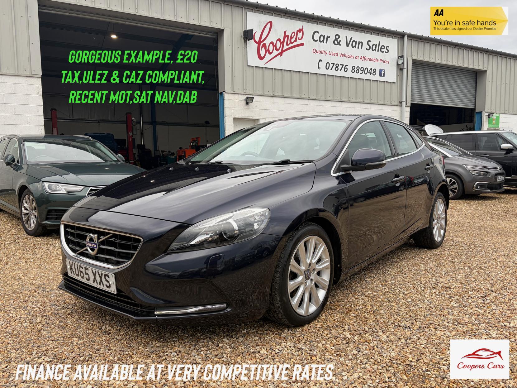 Volvo V40 2.0 D2 SE Lux Nav Hatchback 5dr Diesel Manual Euro 6 (s/s) (120 ps)