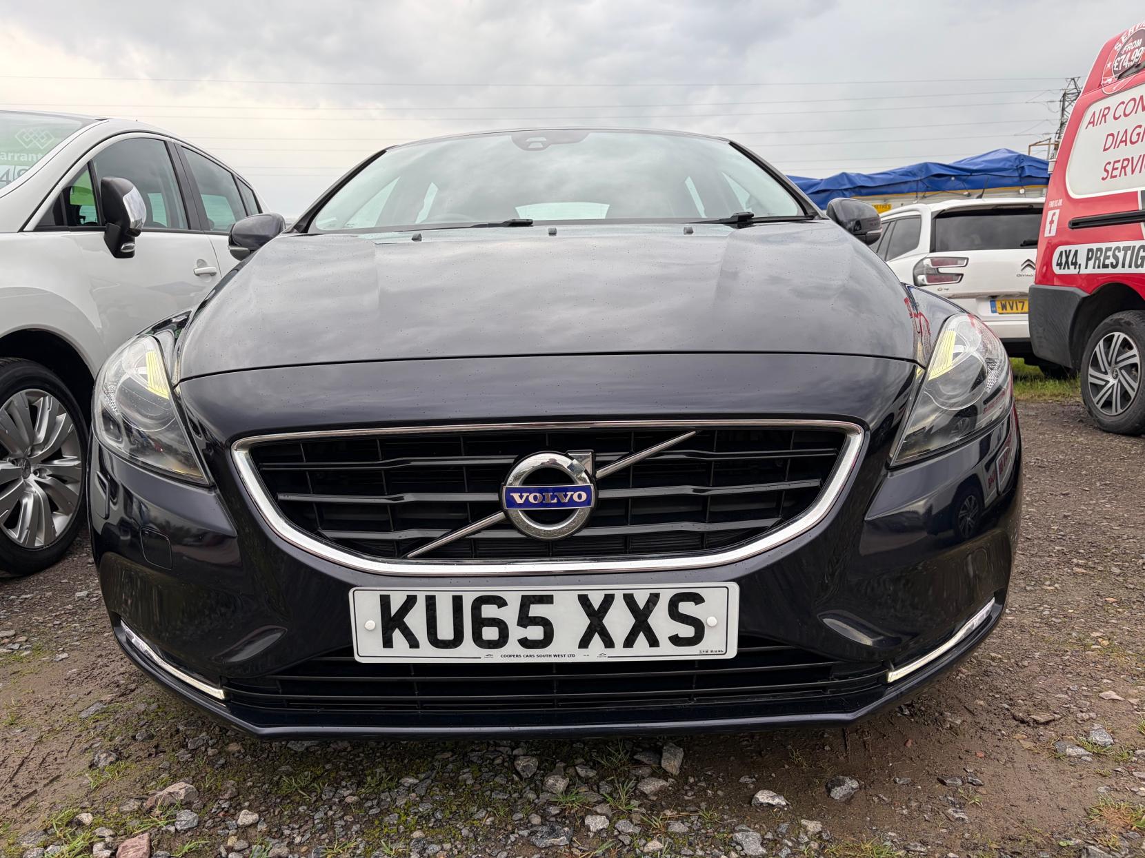 Volvo V40 2.0 D2 SE Lux Nav Hatchback 5dr Diesel Manual Euro 6 (s/s) (120 ps)