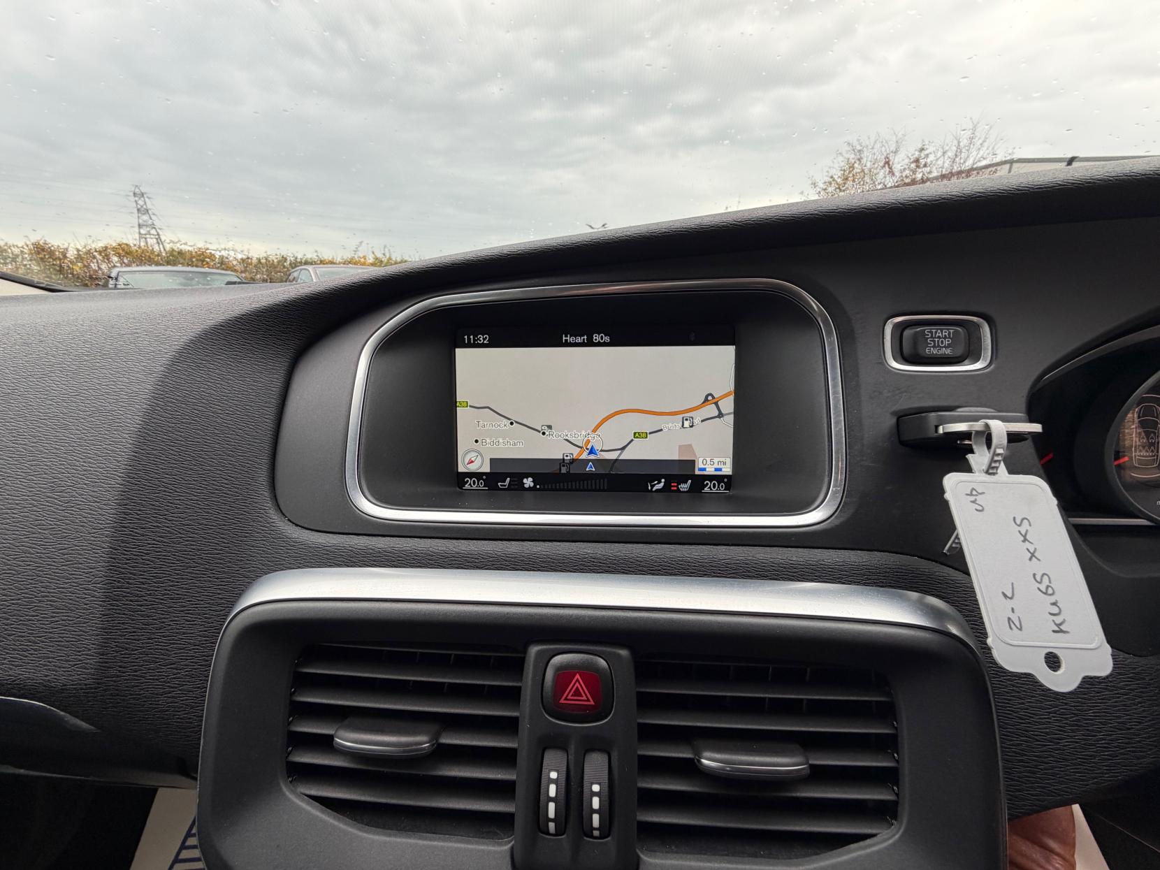 Volvo V40 2.0 D2 SE Lux Nav Hatchback 5dr Diesel Manual Euro 6 (s/s) (120 ps)