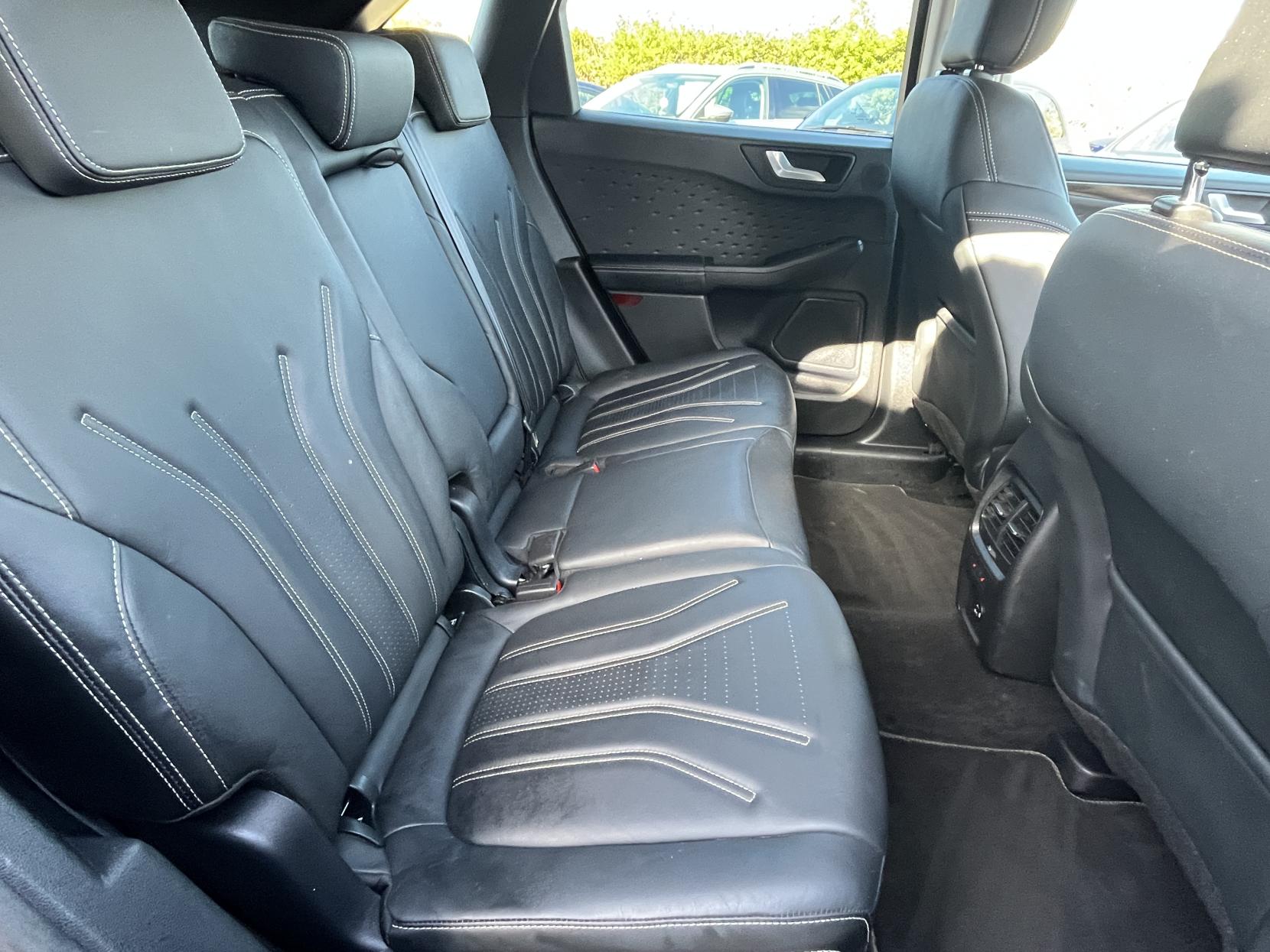 Ford Kuga 2.5 Duratec 14.4kWh Vignale SUV 5dr Petrol Plug-in Hybrid CVT Euro 6 (s/s) (225 ps)