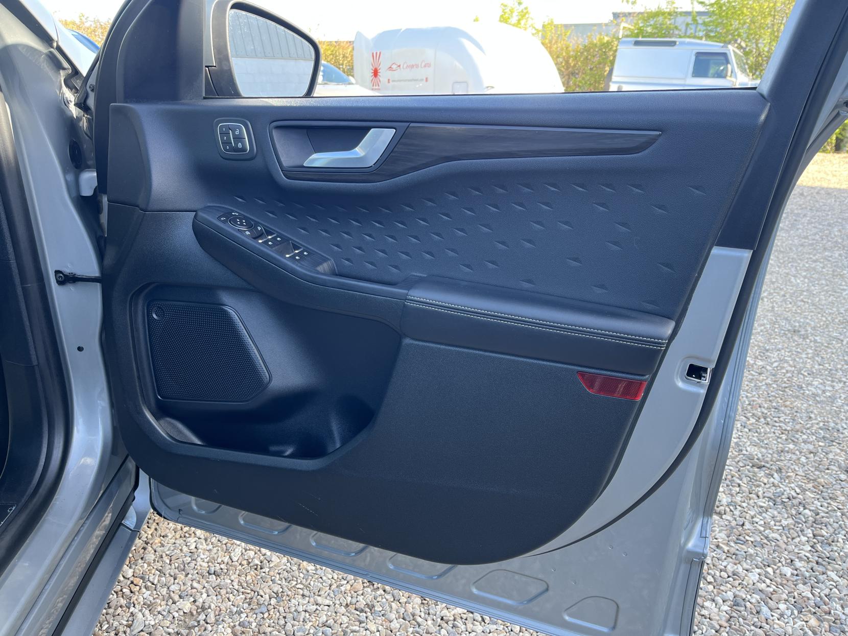 Ford Kuga 2.5 Duratec 14.4kWh Vignale SUV 5dr Petrol Plug-in Hybrid CVT Euro 6 (s/s) (225 ps)