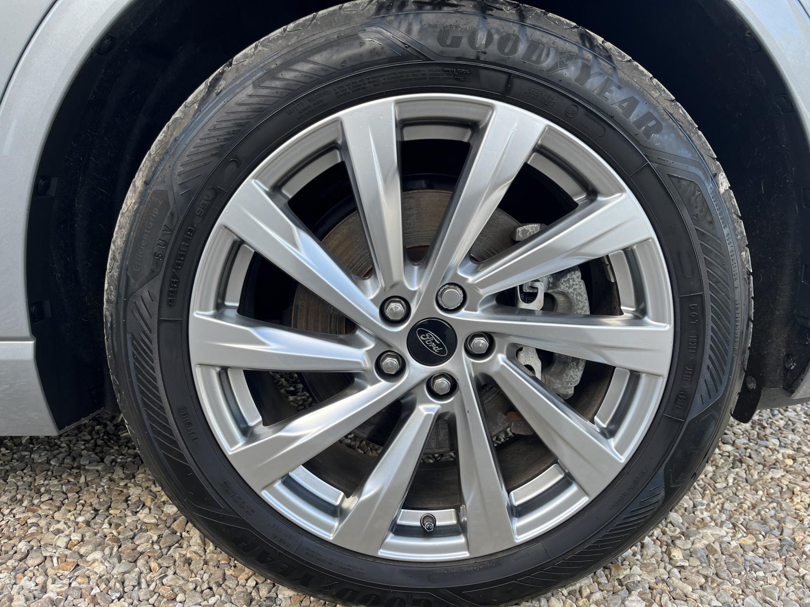 Ford Kuga 2.5 Duratec 14.4kWh Vignale SUV 5dr Petrol Plug-in Hybrid CVT Euro 6 (s/s) (225 ps)