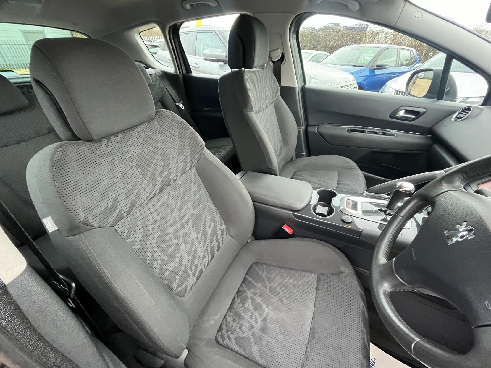 Peugeot 3008 1.6 e-HDi Active SUV 5dr Diesel EGC Euro 5 (s/s) (115 ps)