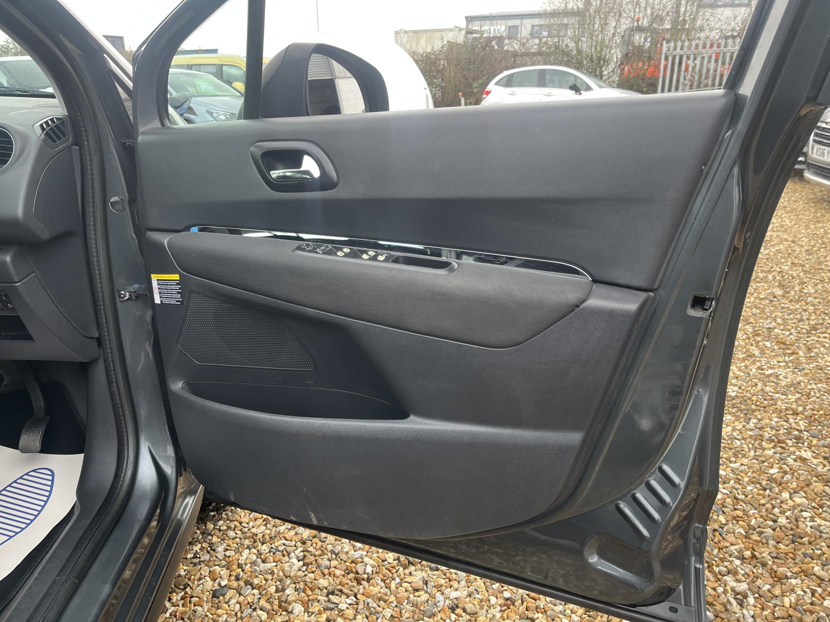 Peugeot 3008 1.6 e-HDi Active SUV 5dr Diesel EGC Euro 5 (s/s) (115 ps)