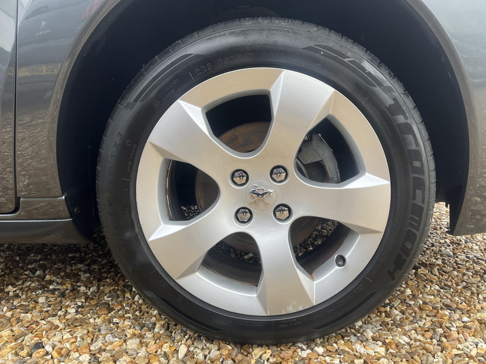 Peugeot 3008 1.6 e-HDi Active SUV 5dr Diesel EGC Euro 5 (s/s) (115 ps)