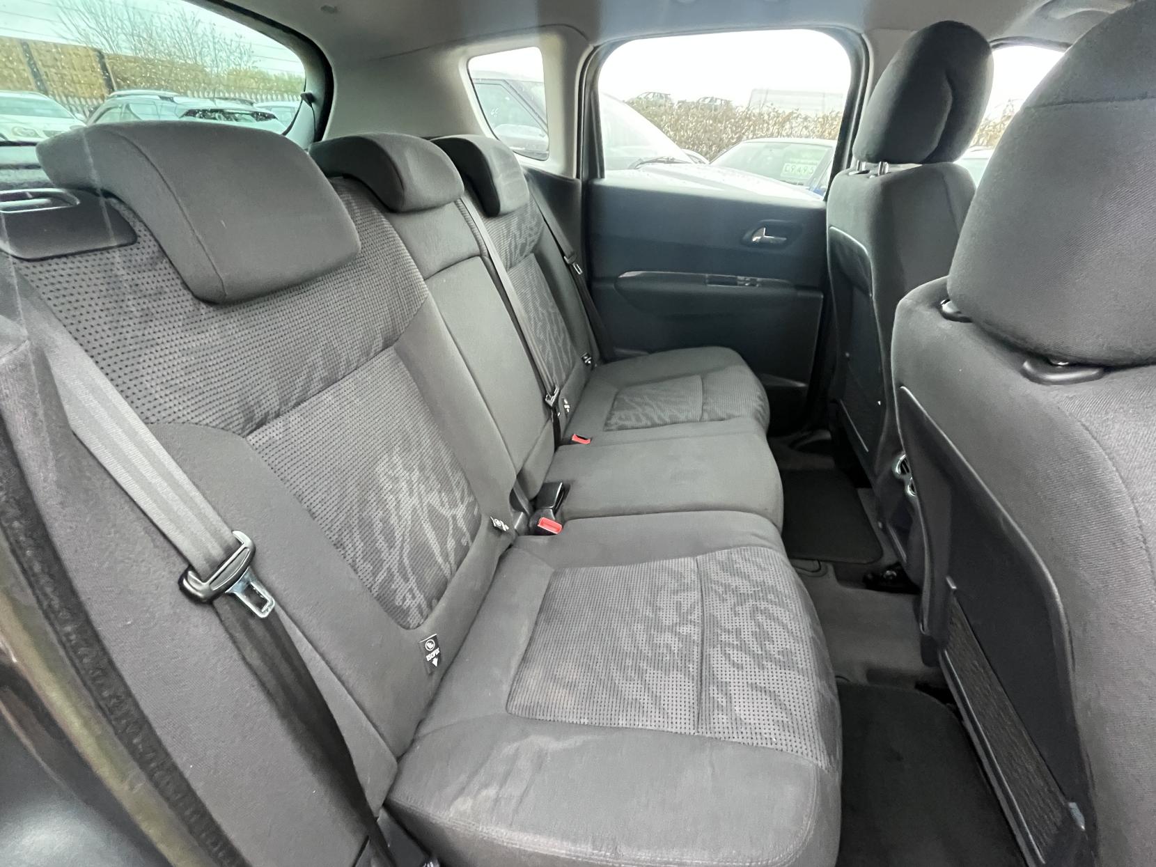 Peugeot 3008 1.6 e-HDi Active SUV 5dr Diesel EGC Euro 5 (s/s) (115 ps)