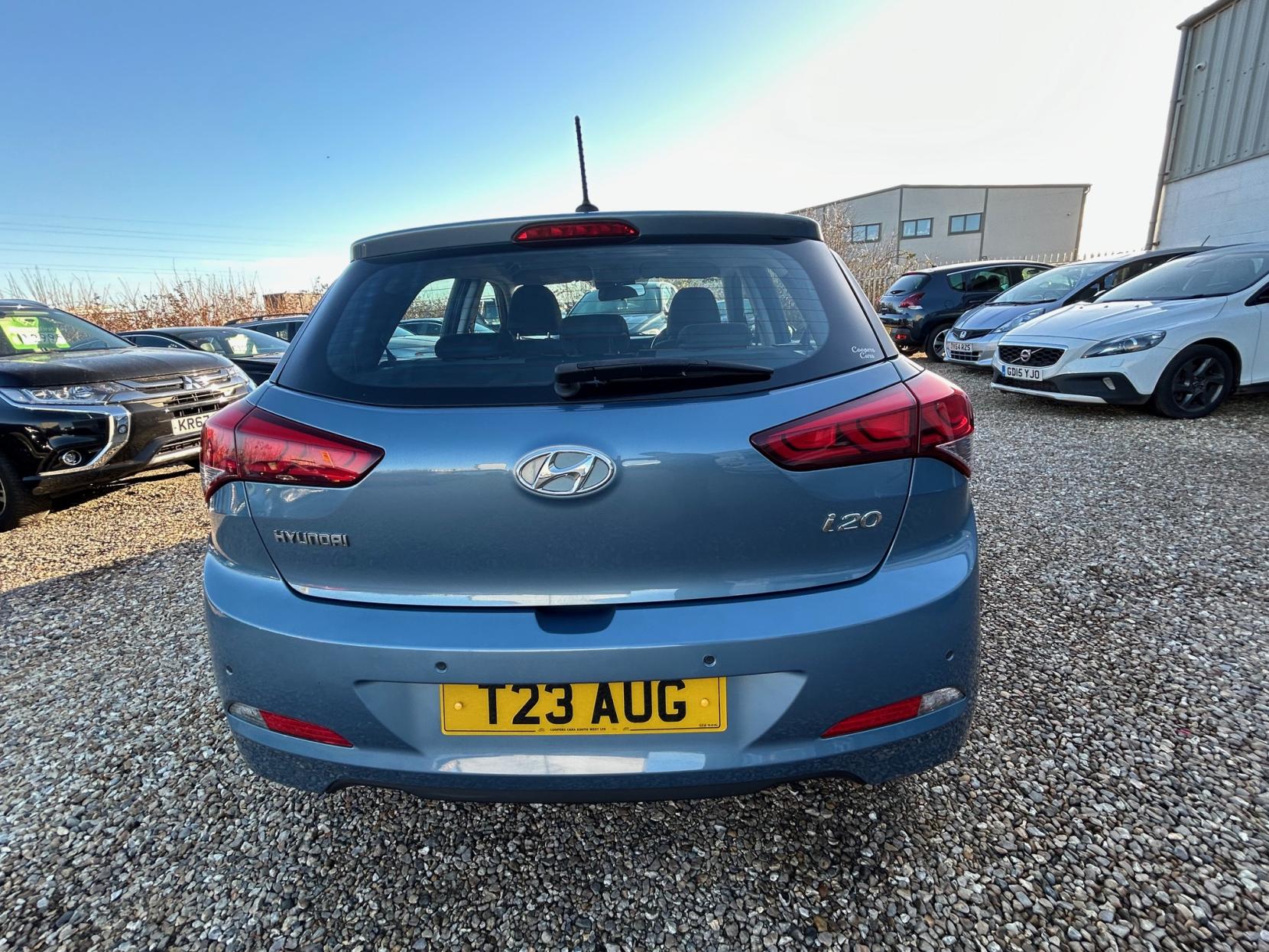 Hyundai i20 1.4 SE Hatchback 5dr Petrol Auto Euro 6 (100 ps)