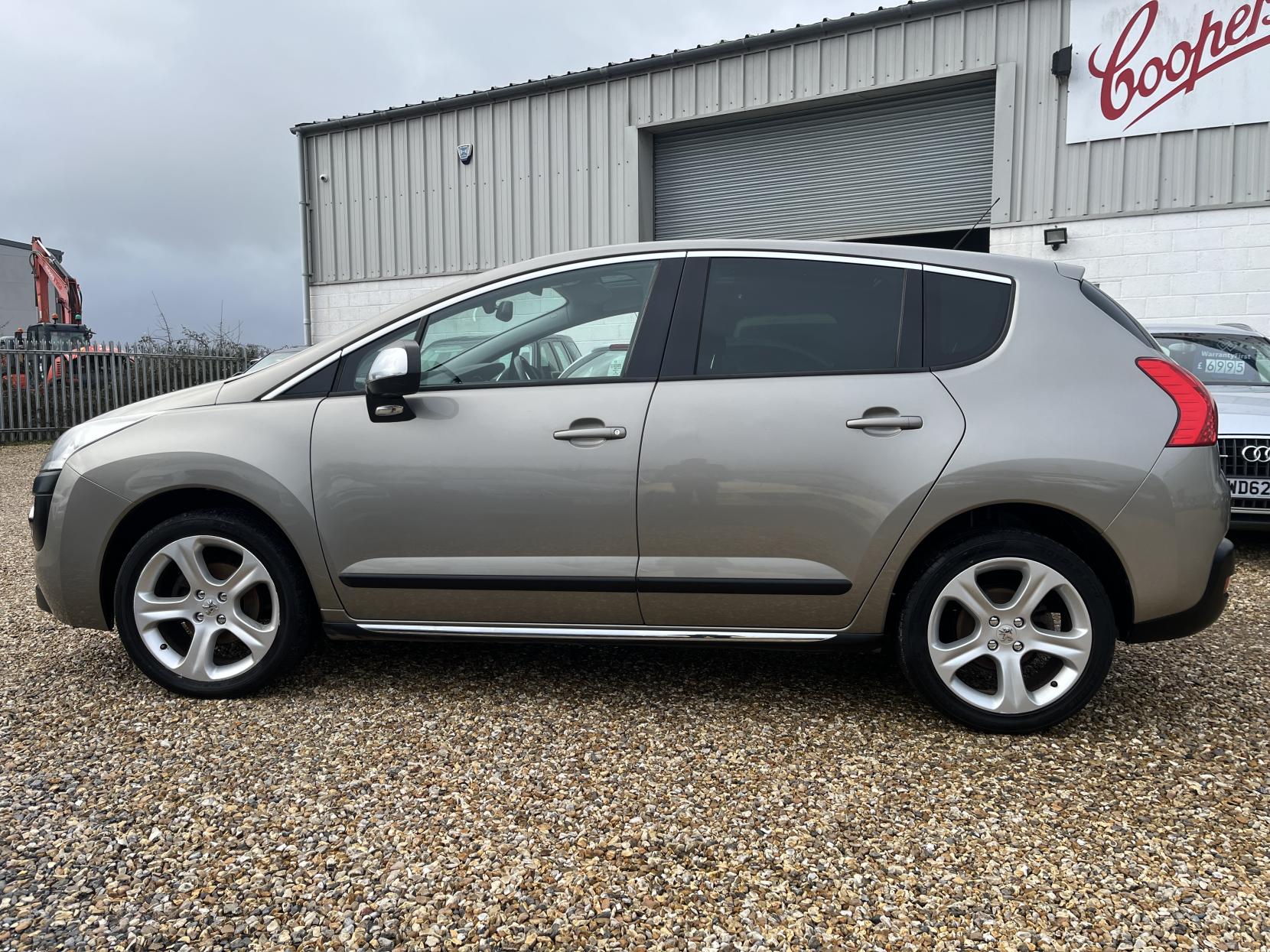 Peugeot 3008 1.6 HDi Allure SUV 5dr Diesel Manual Euro 5 (115 ps)