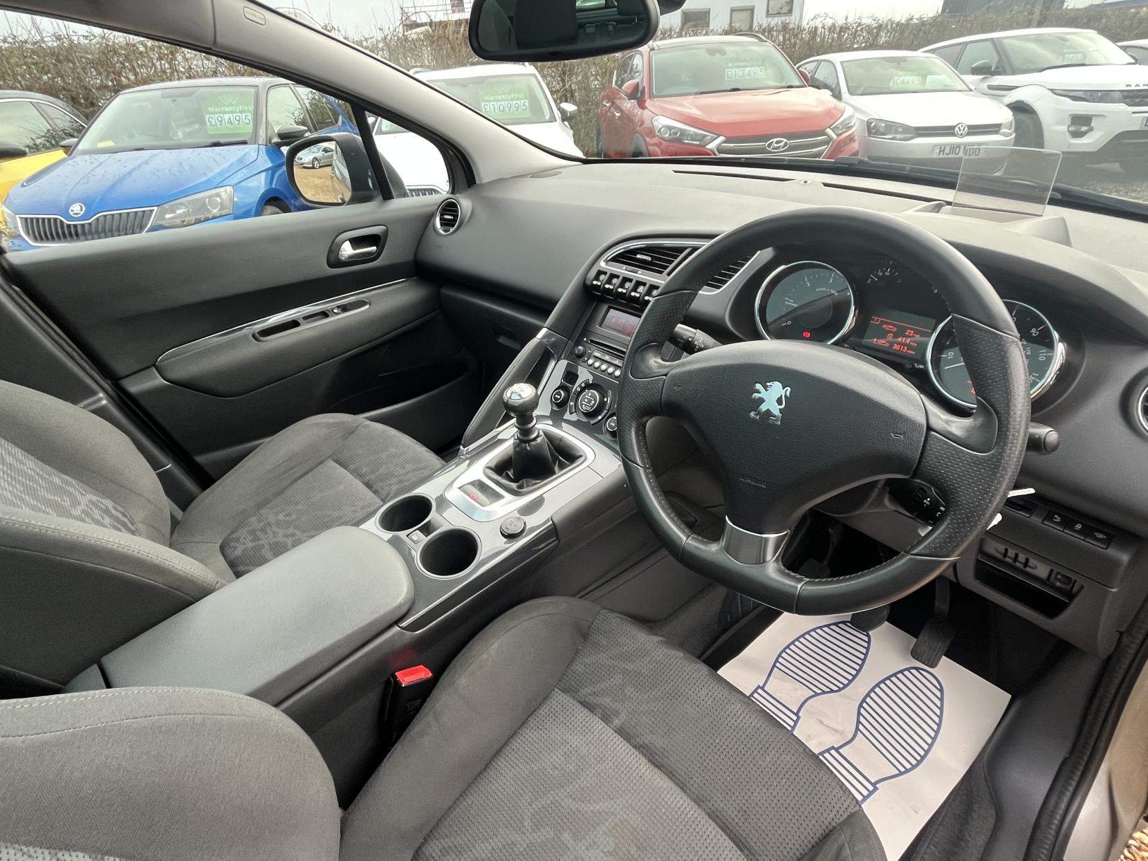 Peugeot 3008 1.6 HDi Allure SUV 5dr Diesel Manual Euro 5 (115 ps)