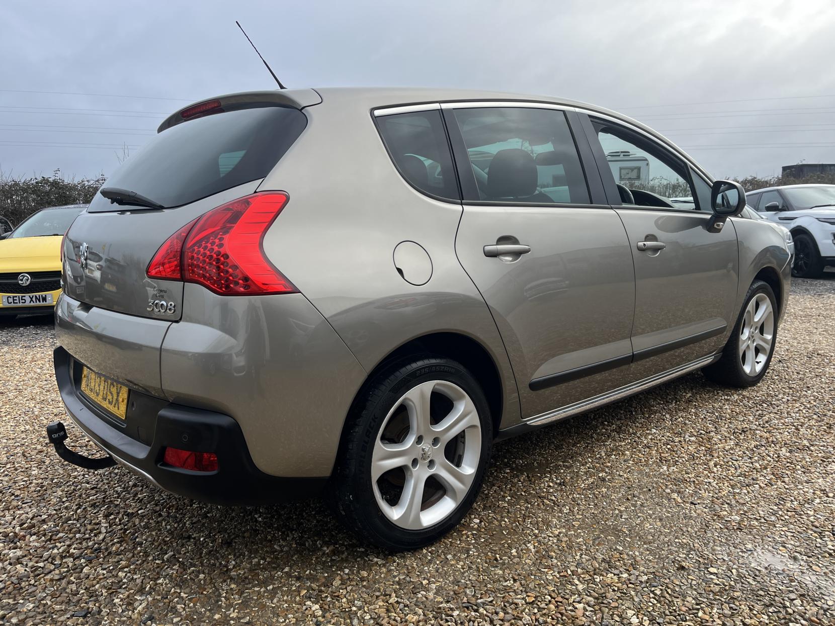 Peugeot 3008 1.6 HDi Allure SUV 5dr Diesel Manual Euro 5 (115 ps)