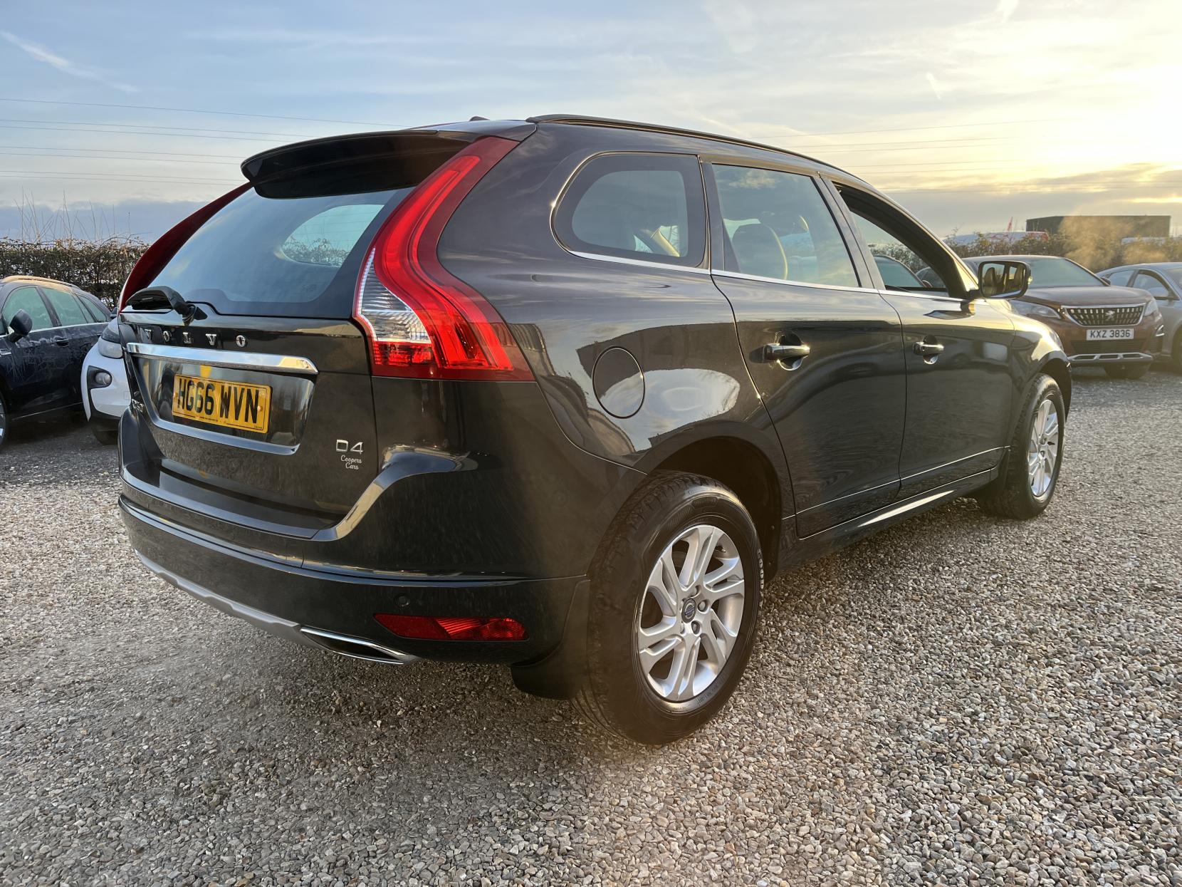 Volvo XC60 2.0 D4 SE Nav SUV 5dr Diesel Auto Euro 6 (s/s) (190 ps)