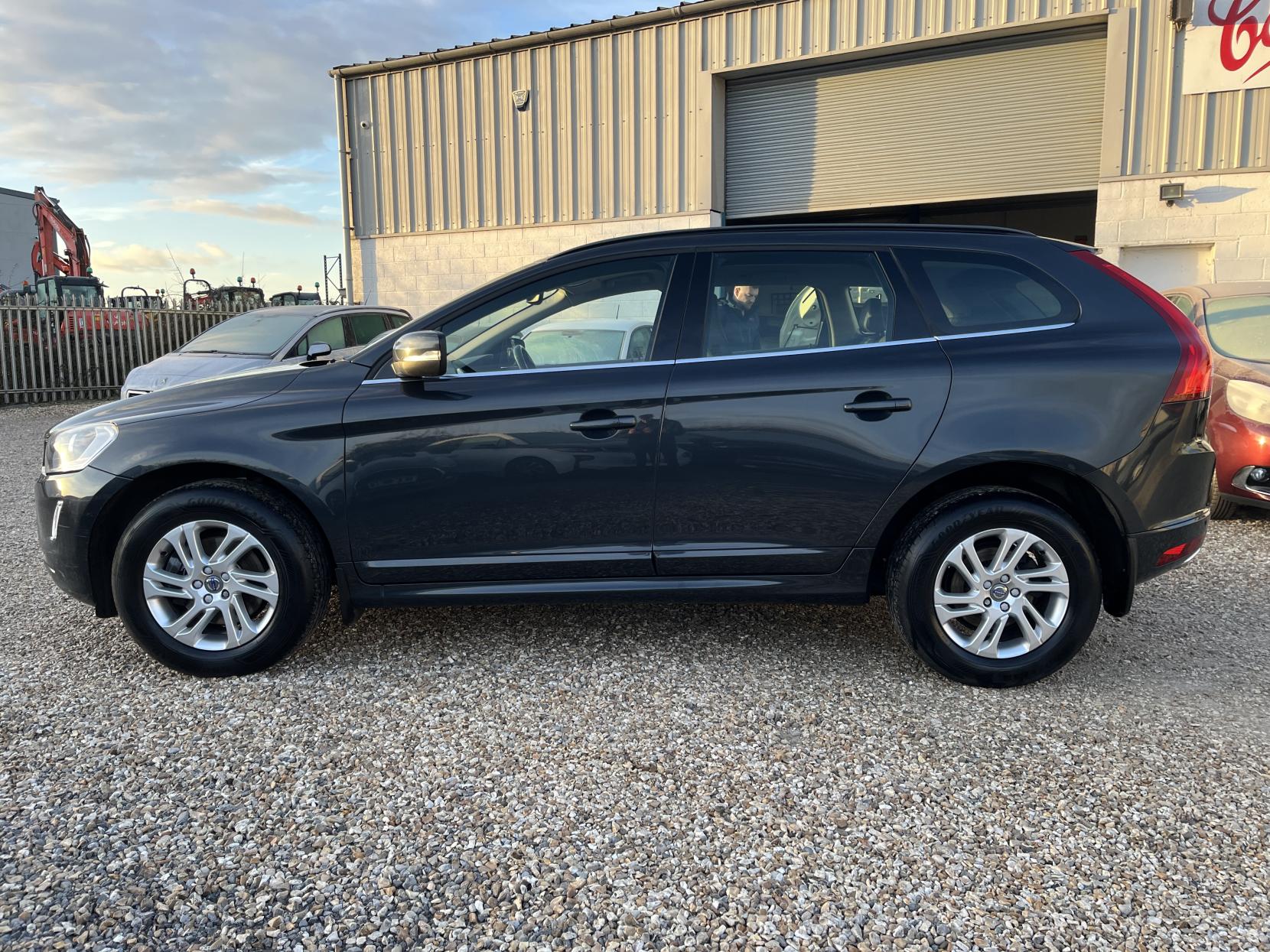 Volvo XC60 2.0 D4 SE Nav SUV 5dr Diesel Auto Euro 6 (s/s) (190 ps)