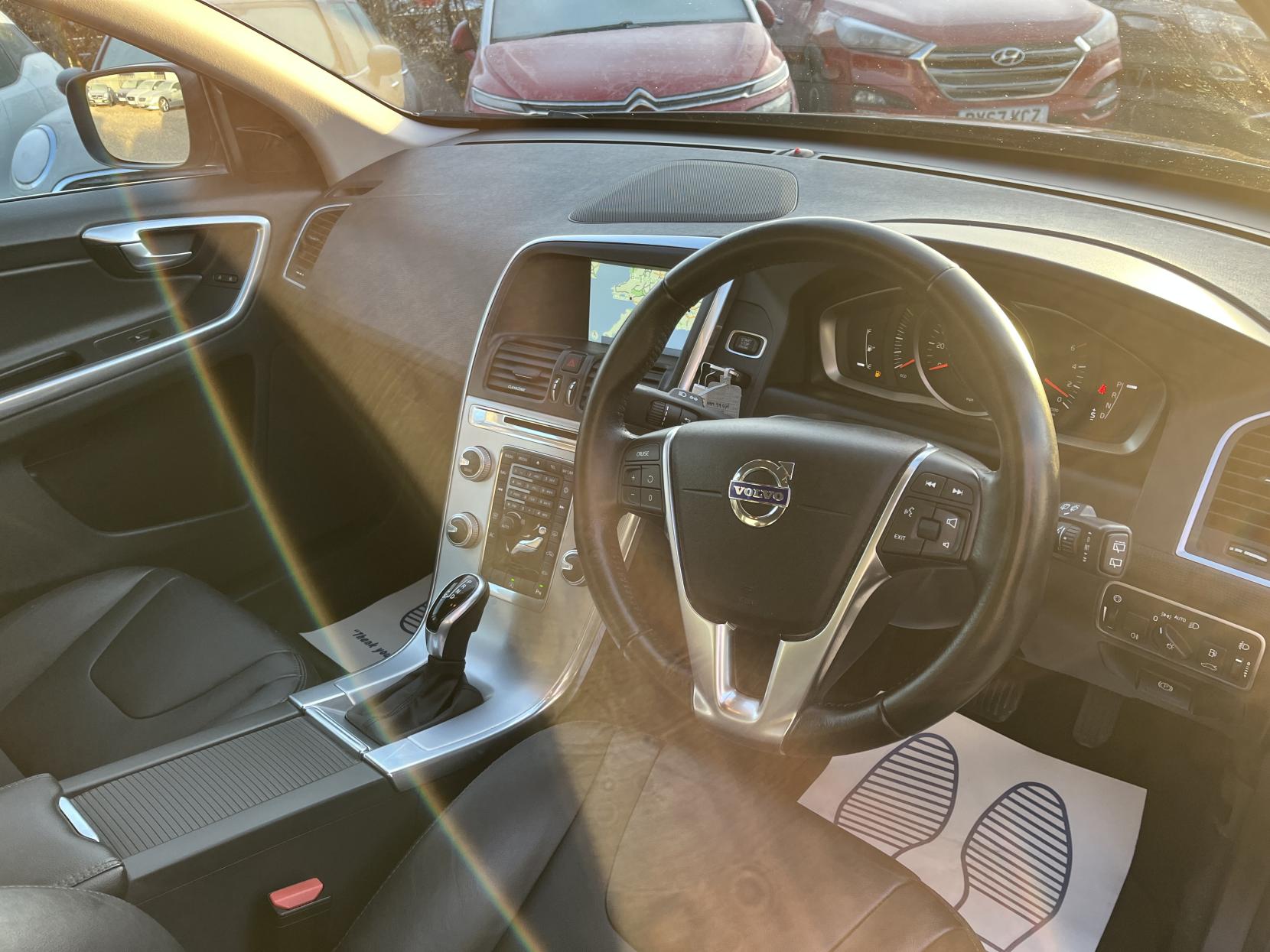 Volvo XC60 2.0 D4 SE Nav SUV 5dr Diesel Auto Euro 6 (s/s) (190 ps)