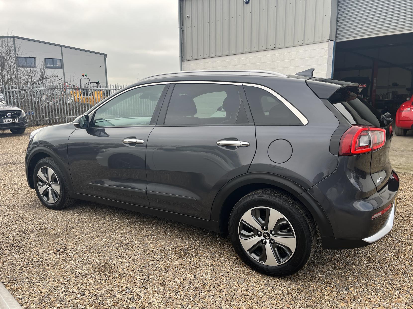 Kia Niro 1.6h GDi 2 SUV 5dr Petrol Hybrid DCT Euro 6 (s/s) (139 bhp)