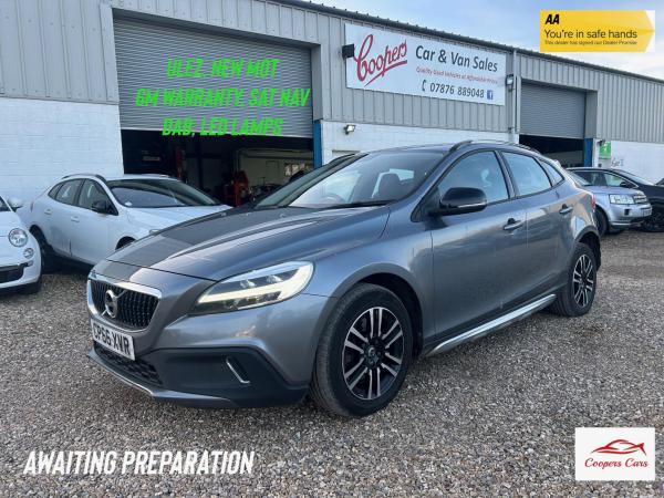 Volvo V40 Cross Country 2.0 T3 Nav Plus Hatchback 5dr Petrol Manual Euro 6 (s/s) (152 ps)