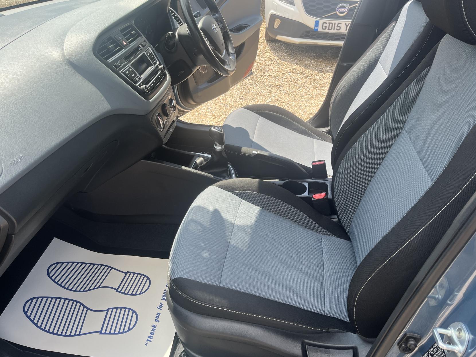 Hyundai i20 1.2 SE Hatchback 5dr Petrol Manual Euro 6 (84 ps)