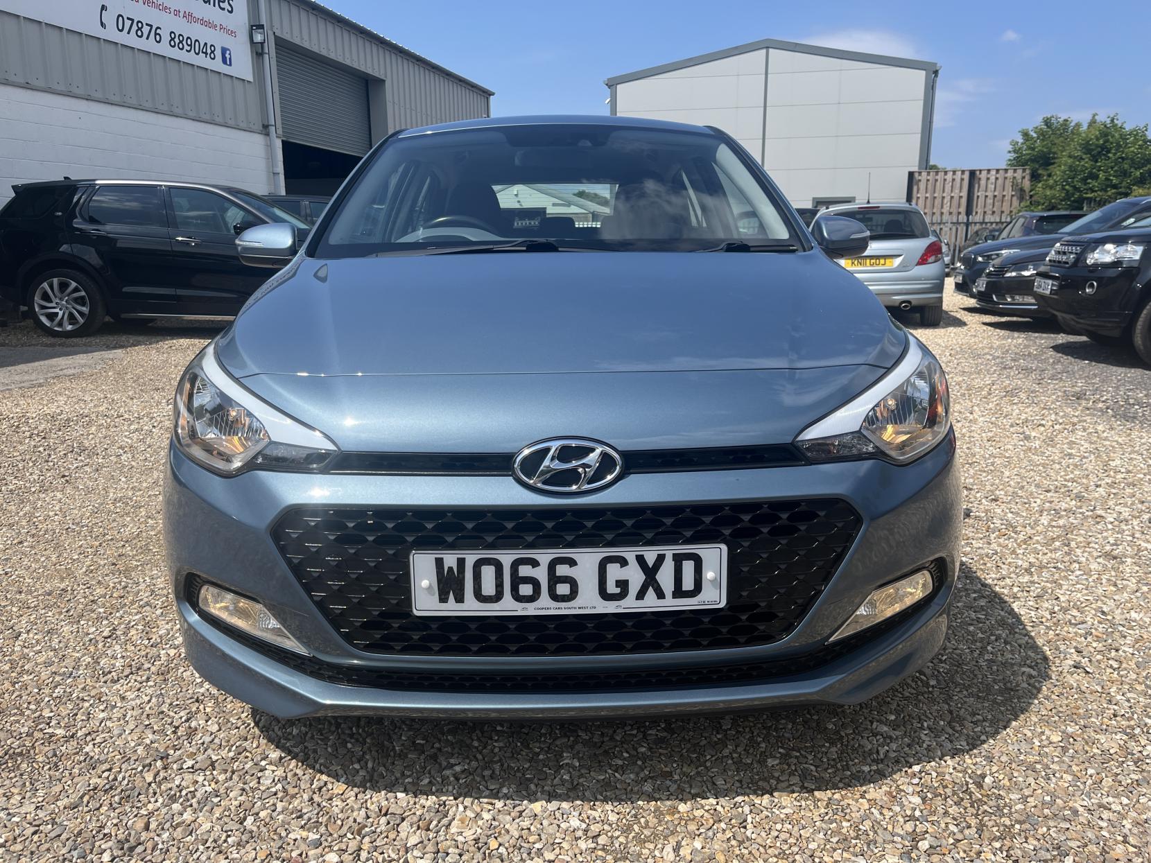 Hyundai i20 1.2 SE Hatchback 5dr Petrol Manual Euro 6 (84 ps)