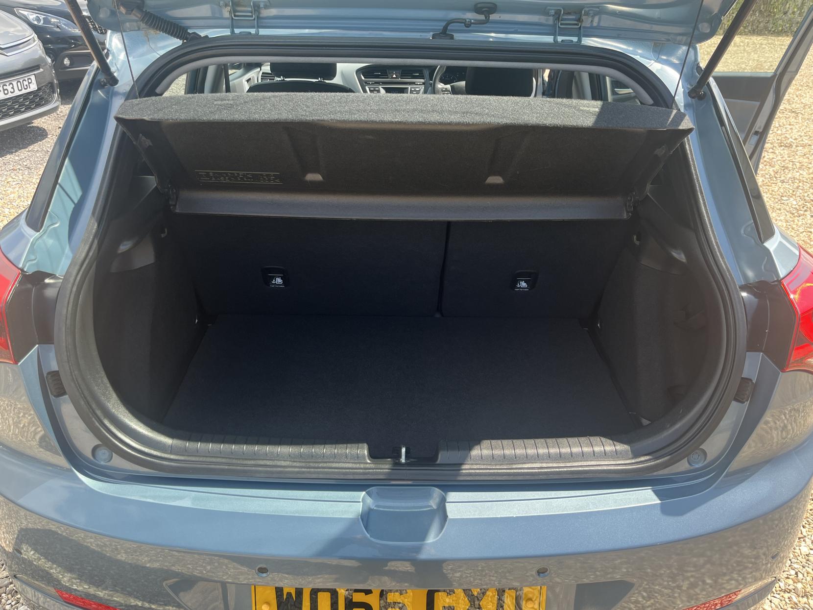 Hyundai i20 1.2 SE Hatchback 5dr Petrol Manual Euro 6 (84 ps)