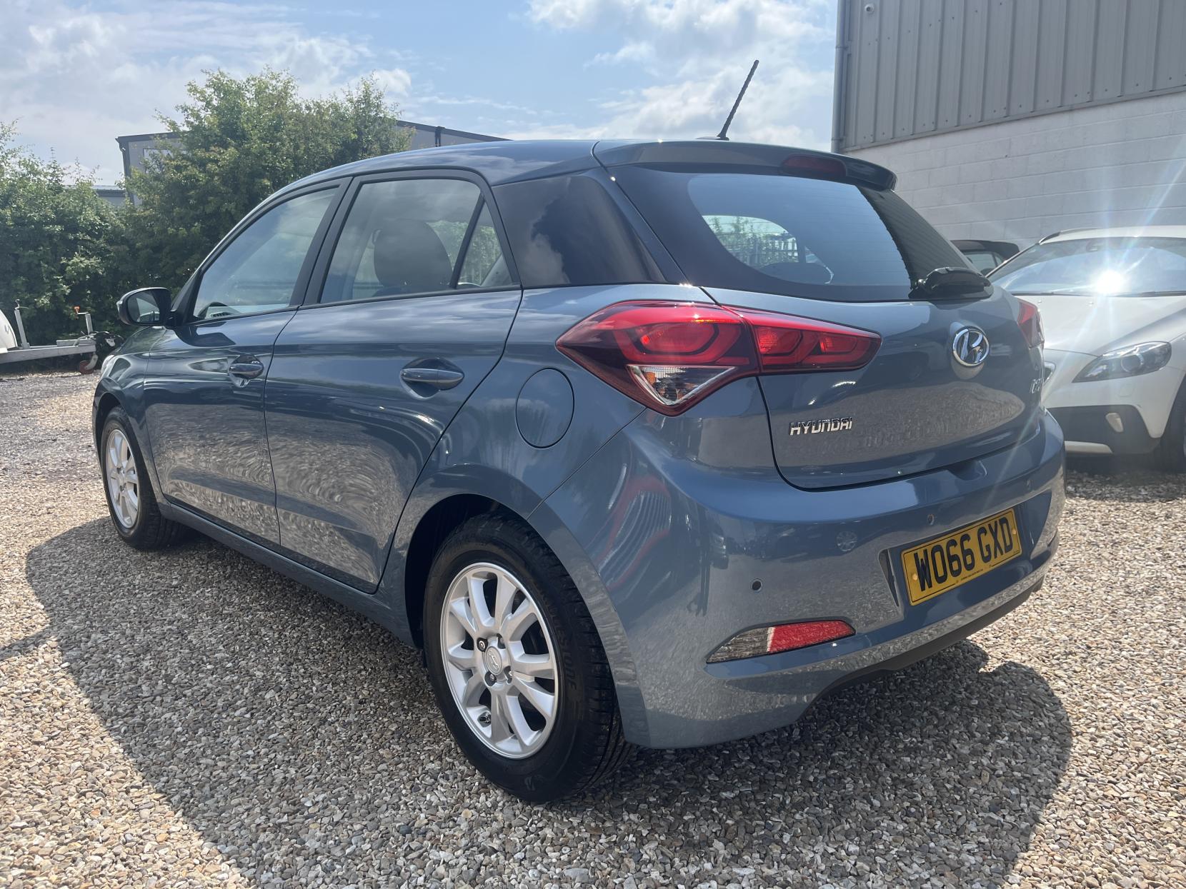 Hyundai i20 1.2 SE Hatchback 5dr Petrol Manual Euro 6 (84 ps)