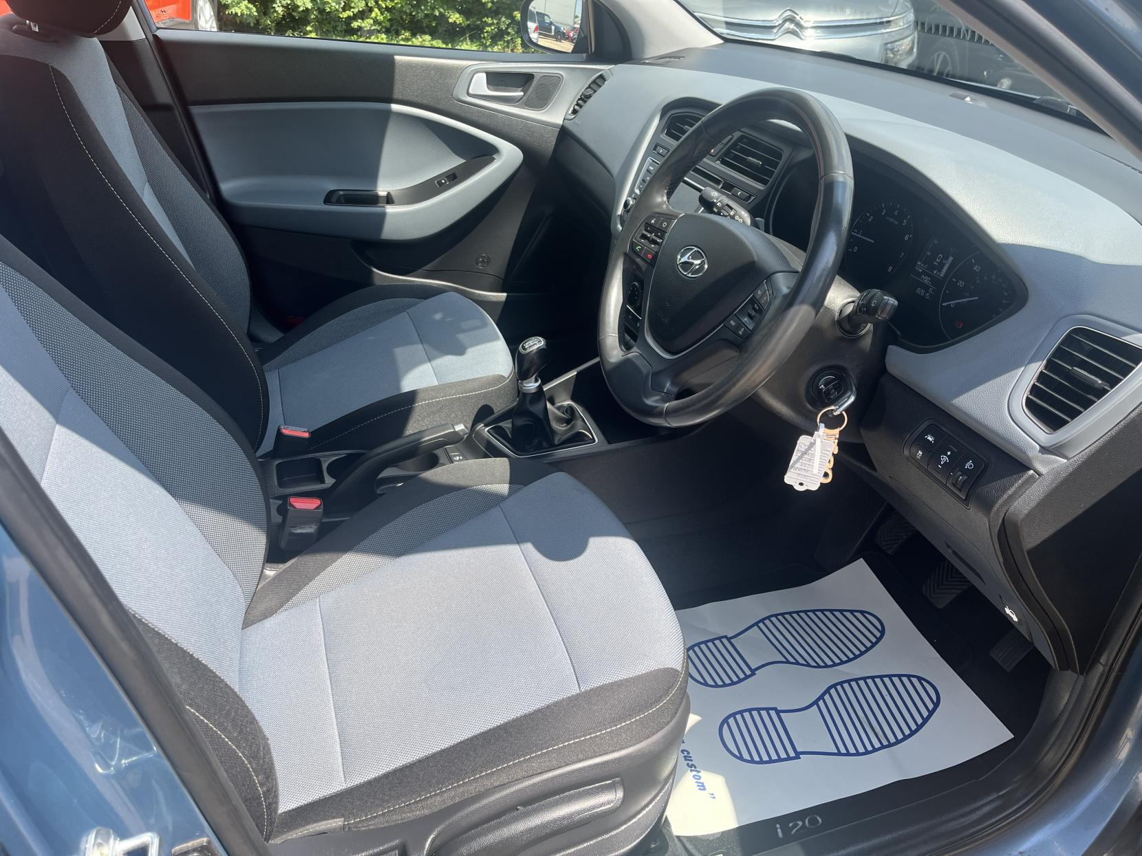 Hyundai i20 1.2 SE Hatchback 5dr Petrol Manual Euro 6 (84 ps)