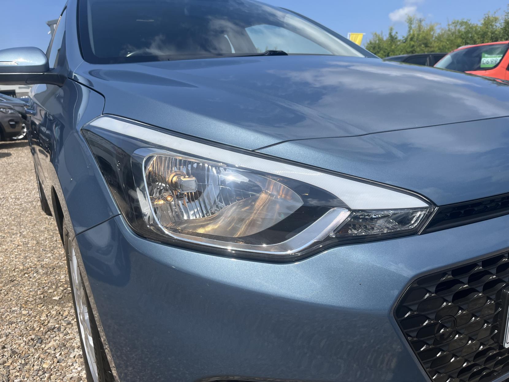 Hyundai i20 1.2 SE Hatchback 5dr Petrol Manual Euro 6 (84 ps)