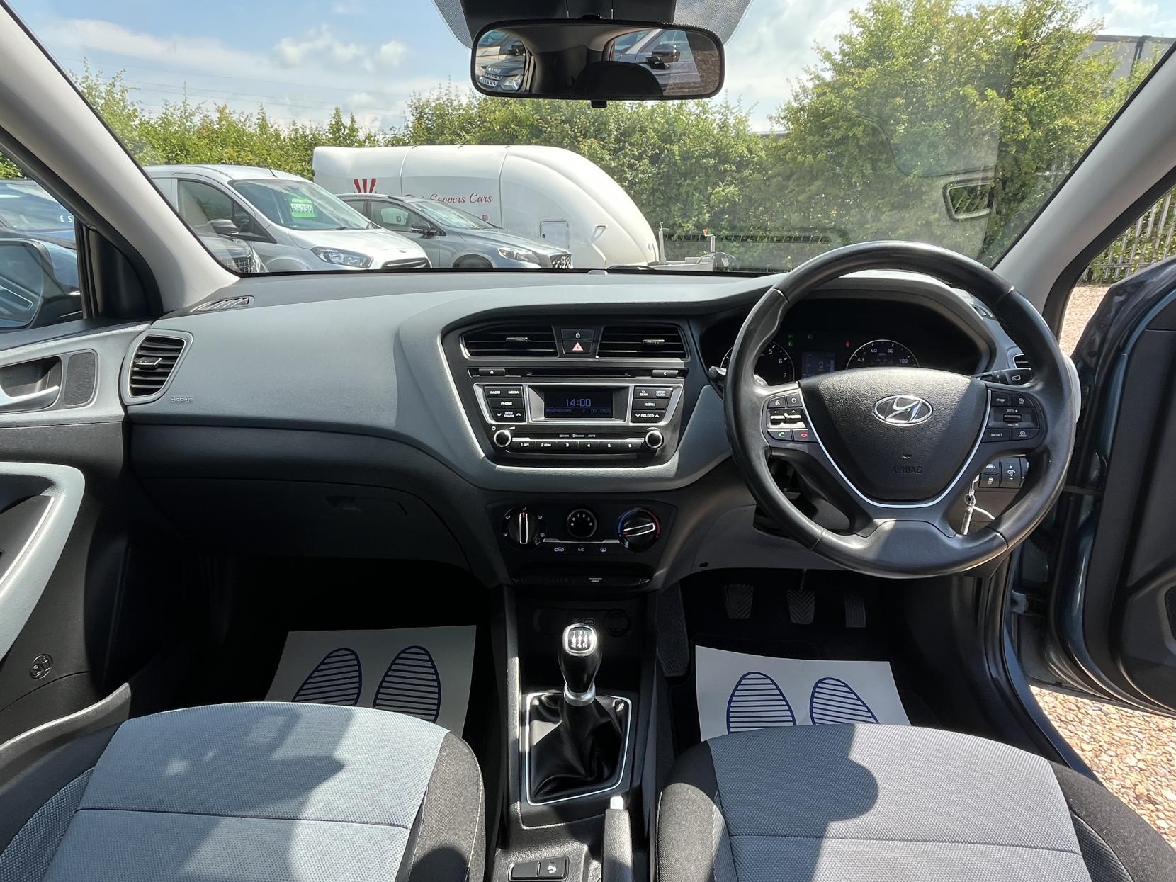 Hyundai i20 1.2 SE Hatchback 5dr Petrol Manual Euro 6 (84 ps)