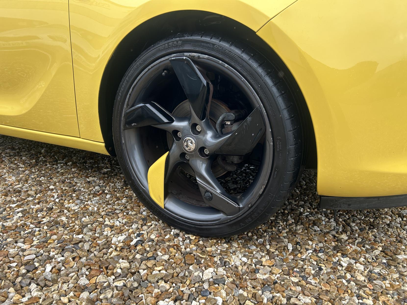 Vauxhall ADAM 1.4 16v SLAM Hatchback 3dr Petrol Manual Euro 5 (100 ps)