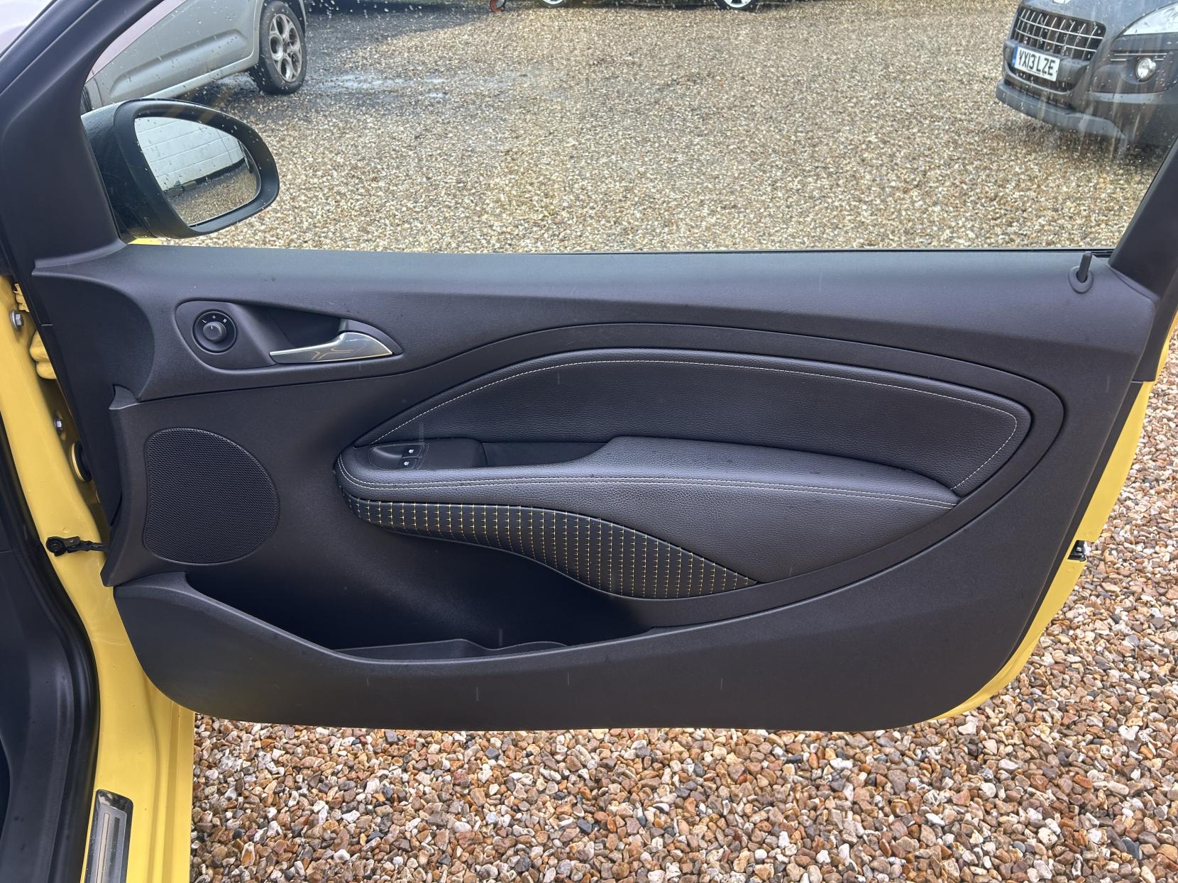 Vauxhall ADAM 1.4 16v SLAM Hatchback 3dr Petrol Manual Euro 5 (100 ps)