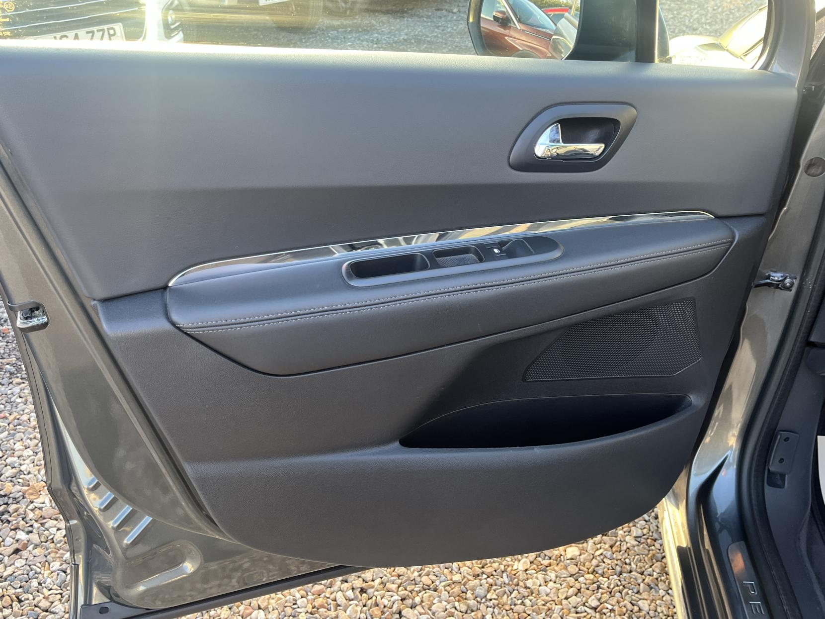 Peugeot 3008 1.6 HDi Allure SUV 5dr Diesel Manual Euro 5 (115 ps)