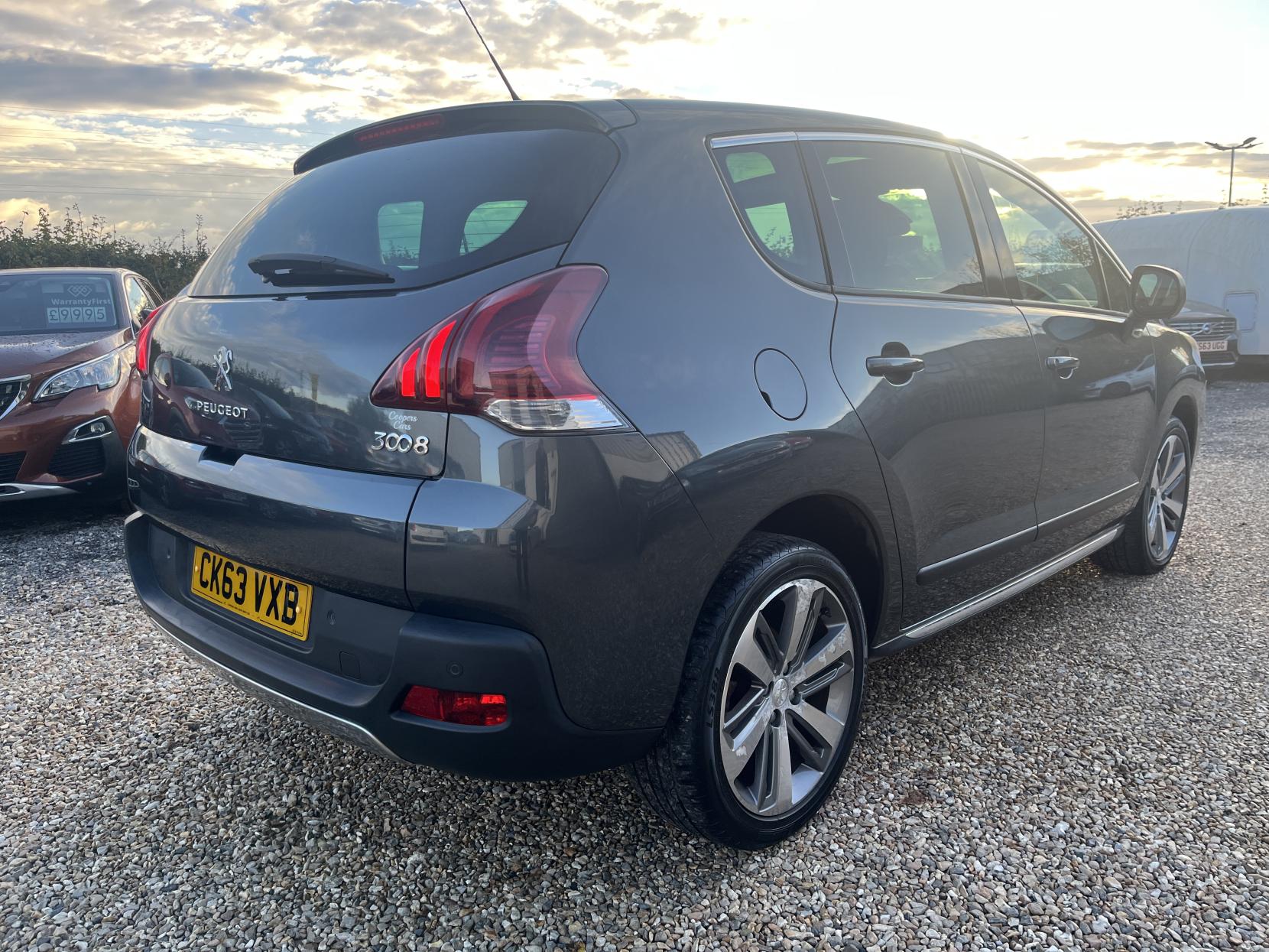 Peugeot 3008 1.6 HDi Allure SUV 5dr Diesel Manual Euro 5 (115 ps)