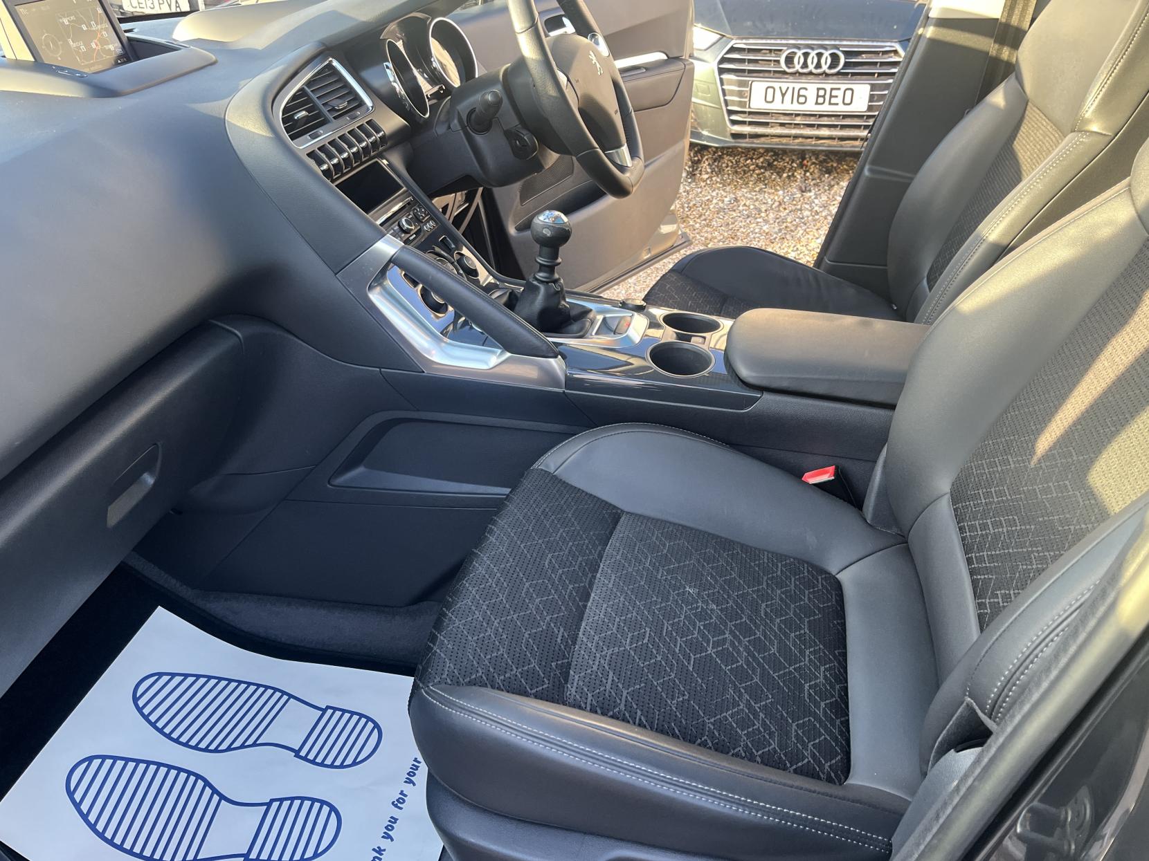 Peugeot 3008 1.6 HDi Allure SUV 5dr Diesel Manual Euro 5 (115 ps)