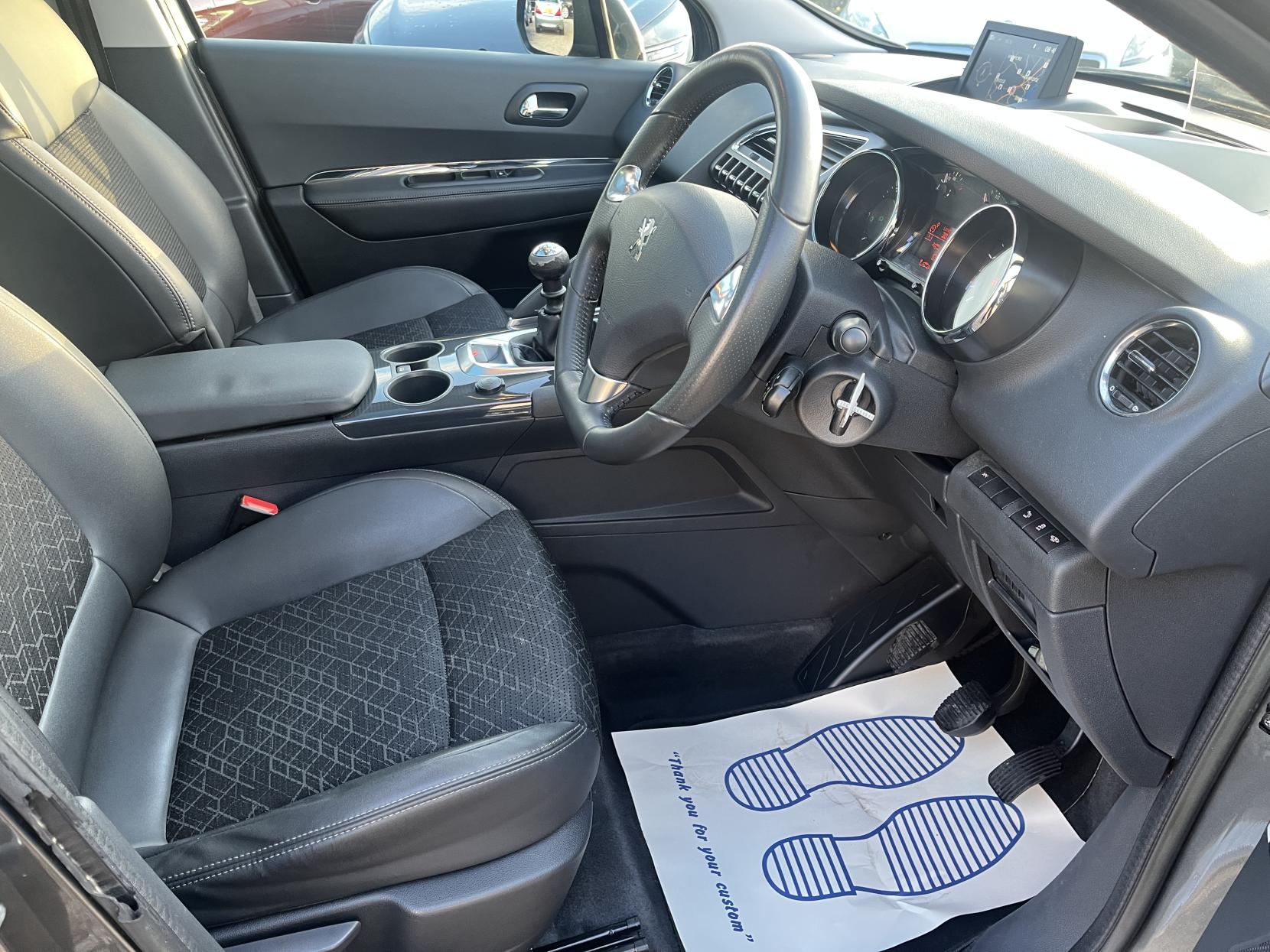 Peugeot 3008 1.6 HDi Allure SUV 5dr Diesel Manual Euro 5 (115 ps)