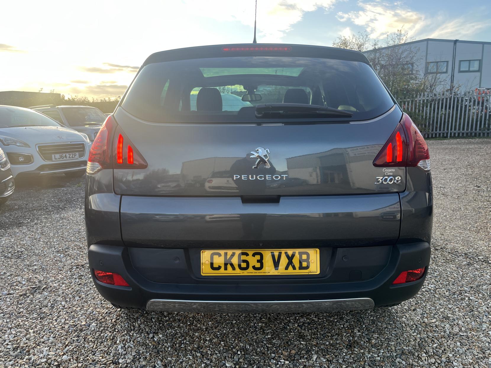 Peugeot 3008 1.6 HDi Allure SUV 5dr Diesel Manual Euro 5 (115 ps)